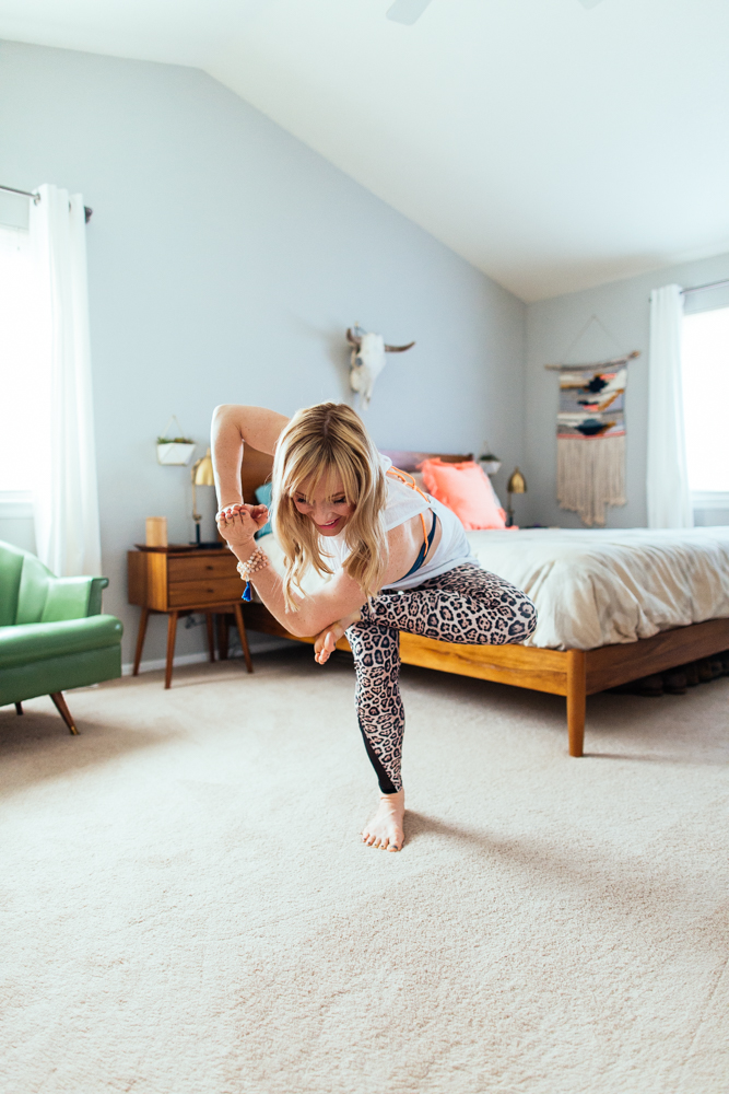 yogashoot-homesession-amylacyphotography-denver-33.jpg