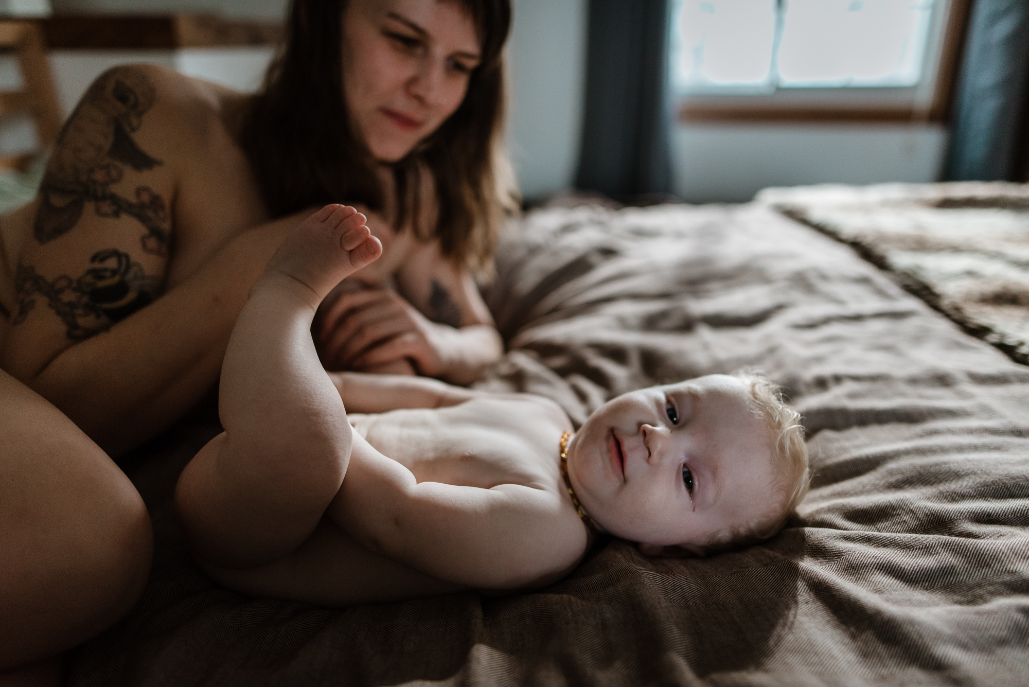 Minneapolis Breastfeeding Family Photography-10.jpg