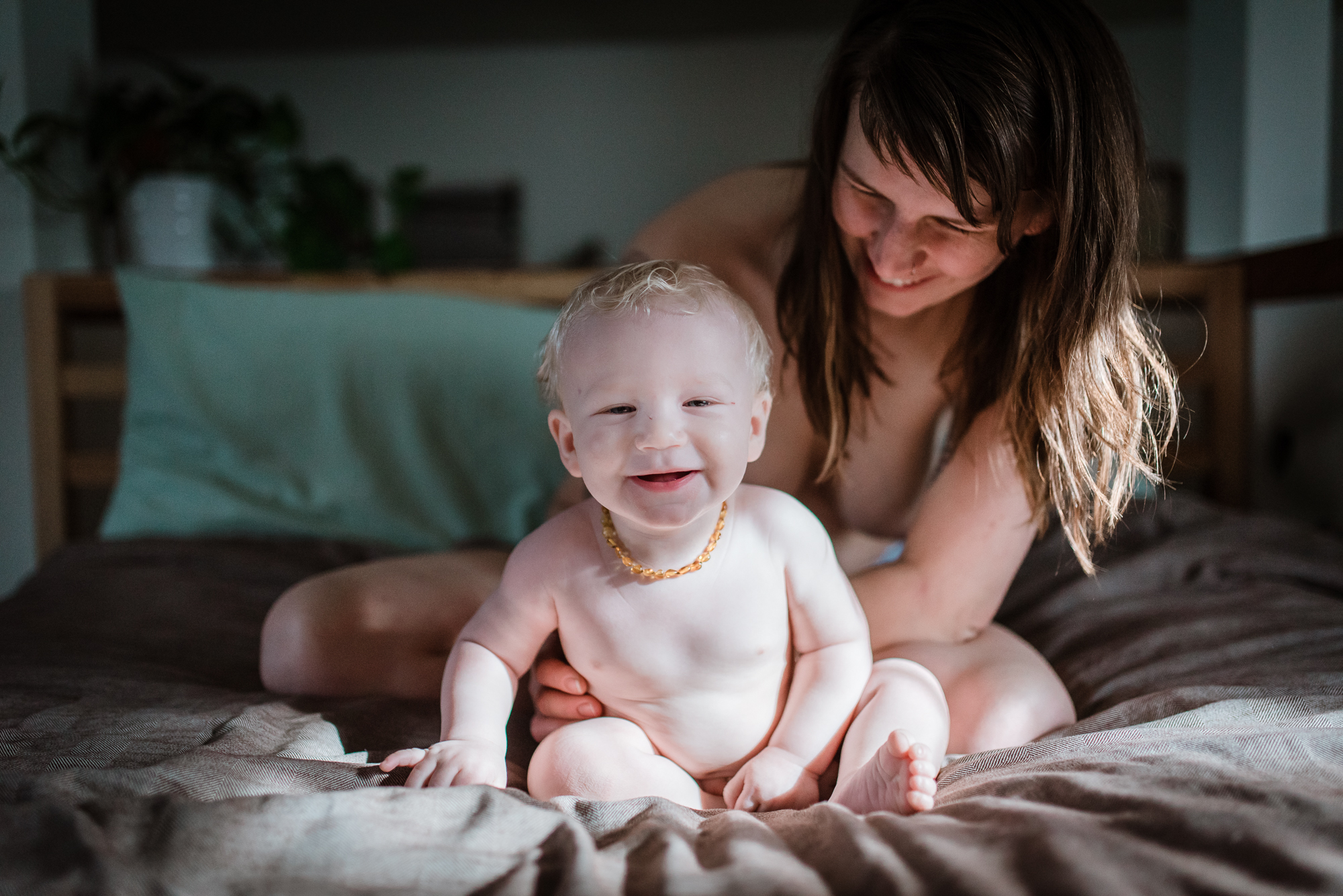 Minneapolis Breastfeeding Family Photography-23.jpg