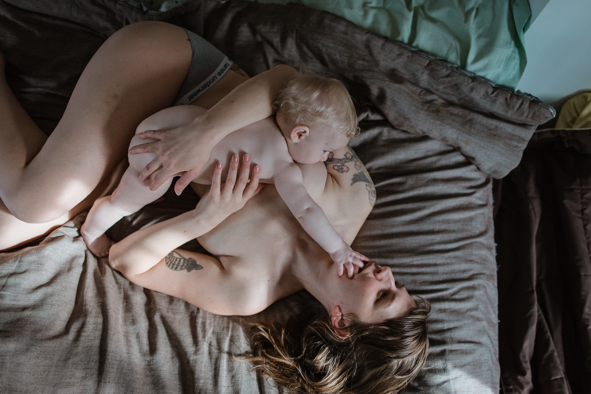 Minneapolis+Breastfeeding+Family+Photography-15.jpg