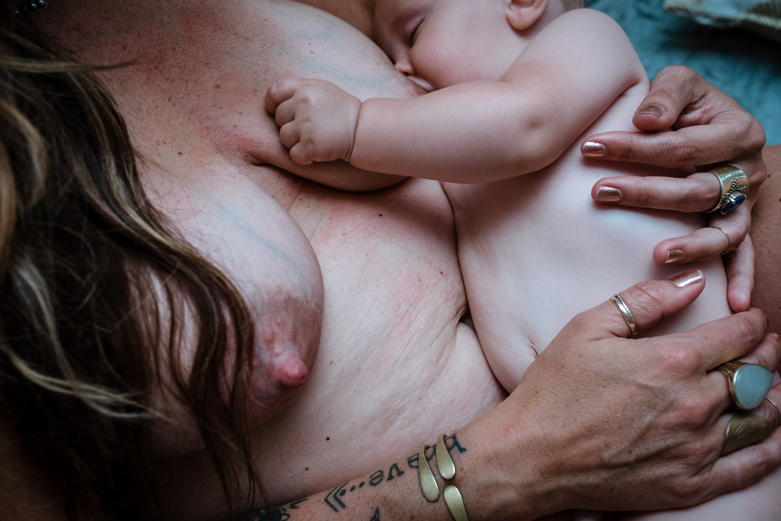 Meredith+Westin+Photography-+Minneapolis+Birth+Stories+and+Films+postpartum+breastfeeding+intimate-9.jpg