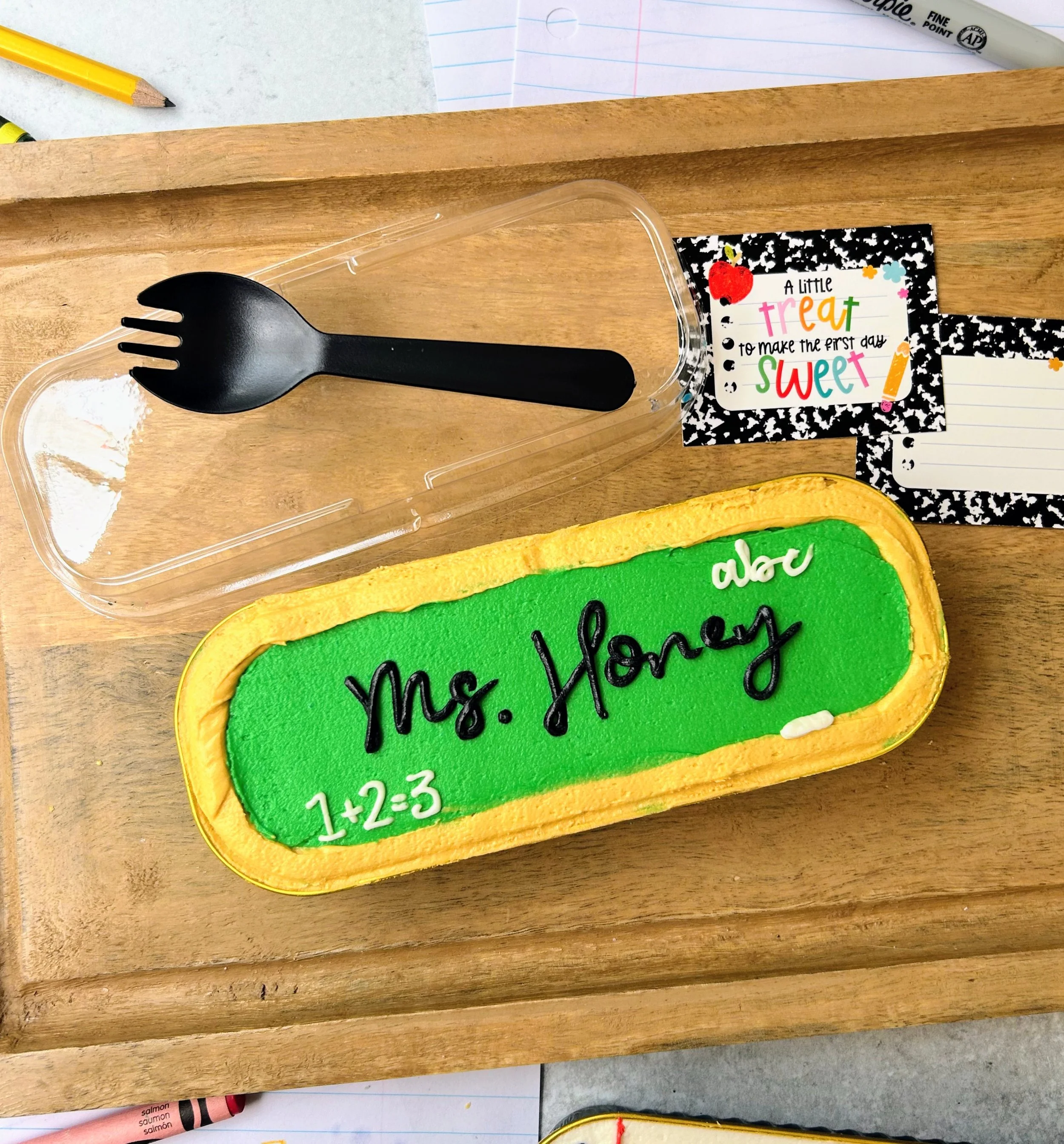 Chalkboard mini cake.JPG