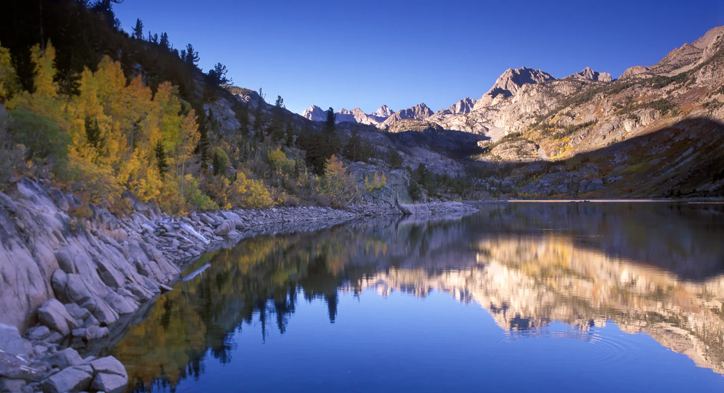 lake sabrina eastern sierras fall color_.jpg