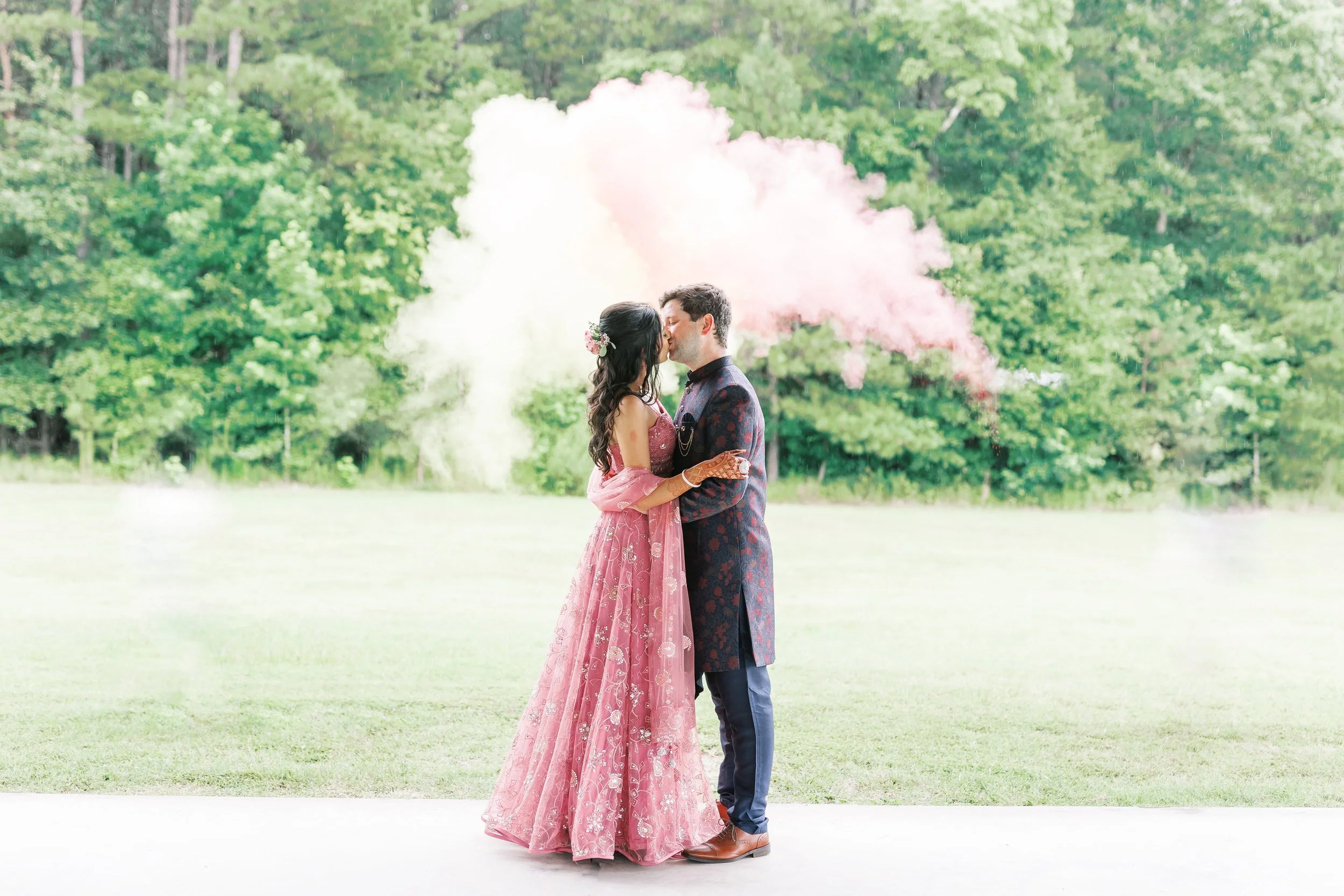 CoupleSmokeOaklandFarm.StyledShoot.July2022-416-min.jpg