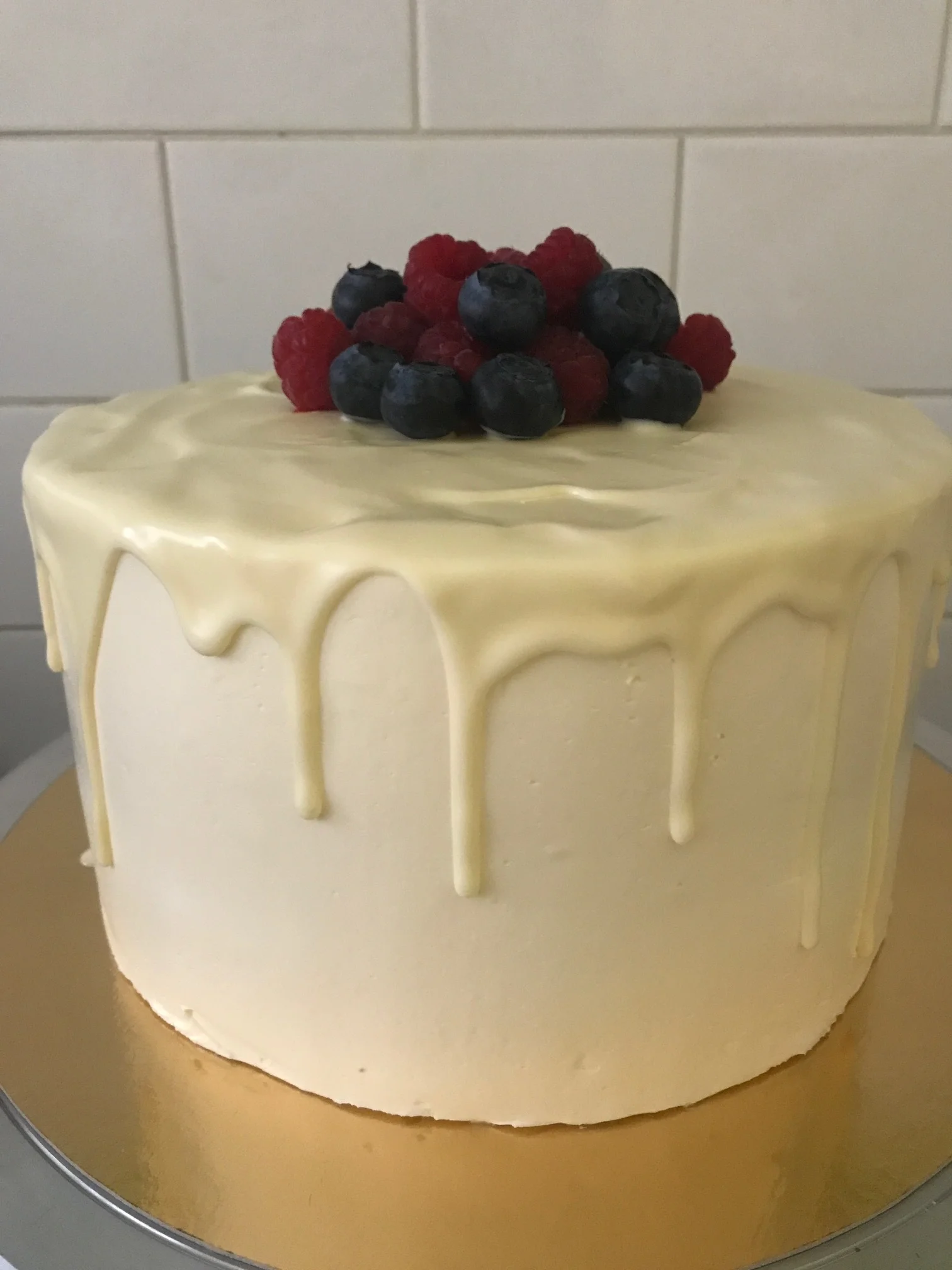 Ready To Order Cakes Gateaux Prets A Commander Clove Bakery
