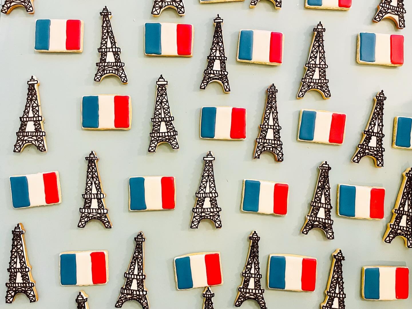 We love celebrating our adopted country 🇫🇷 Bonne f&ecirc;te nationale! 🎉