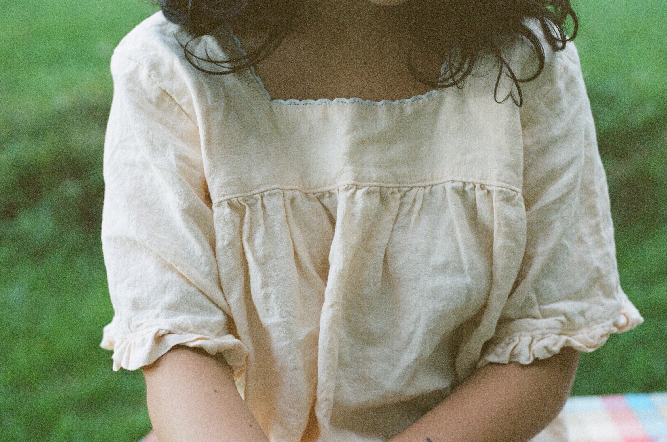 Maggie in the Linnet smock