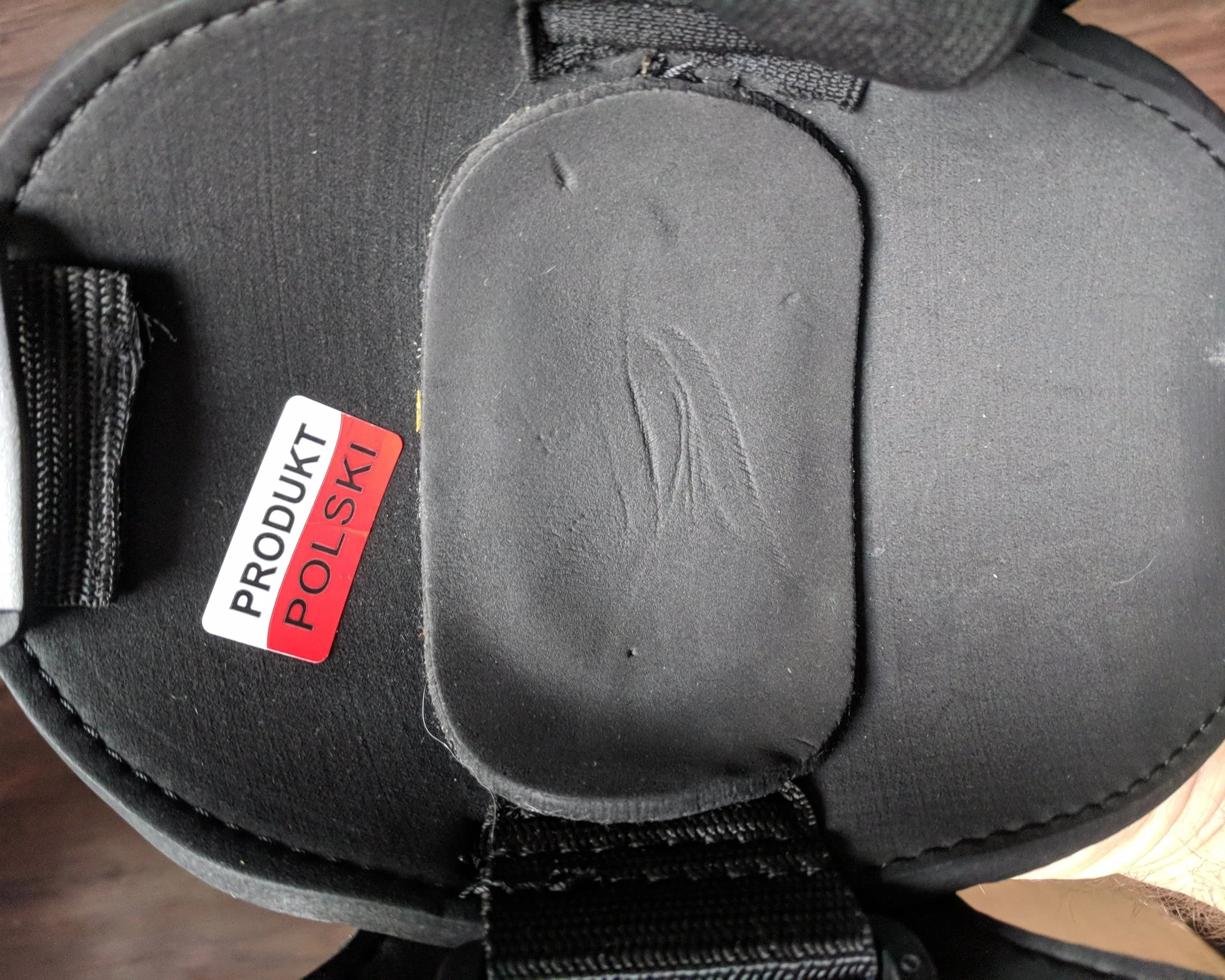 The extra bit of foam on the cap of the knee both adds extra protection, as well as being for comfort.
