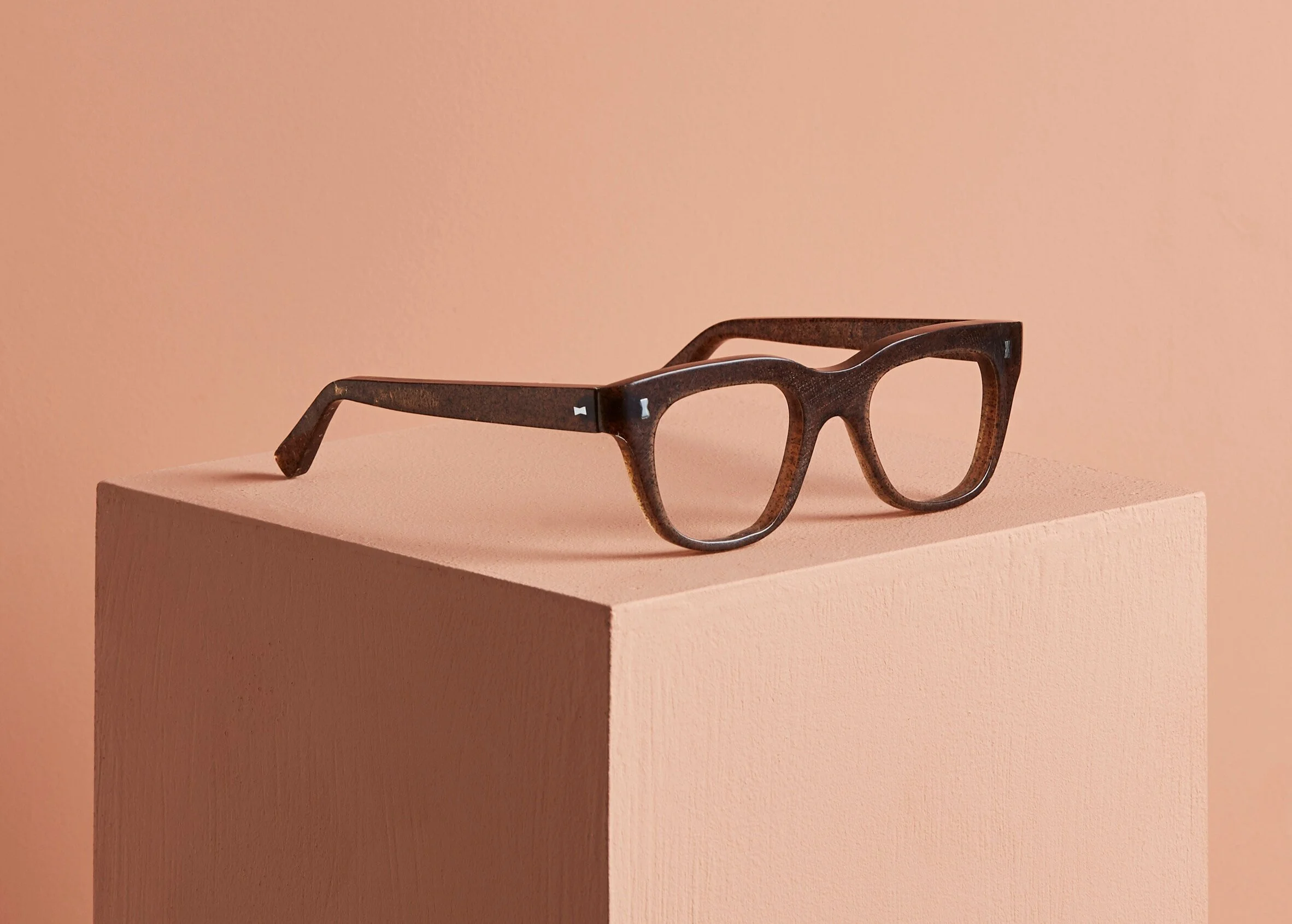 cubitts-redux-frames-waste-materials_dezeen_2364_col_13.jpg