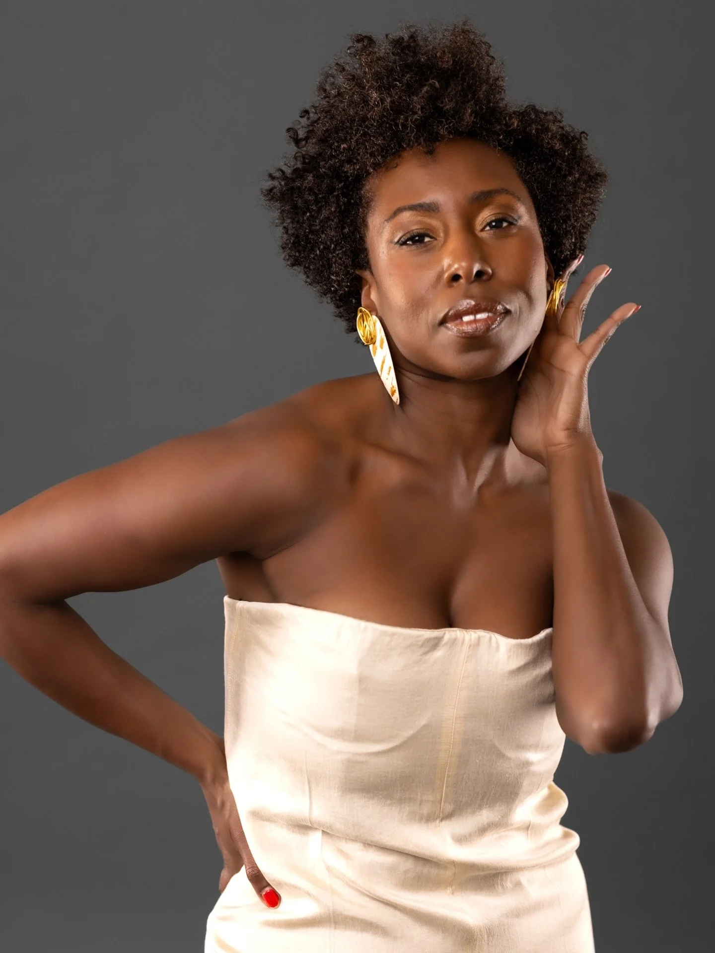 RSVP The Holiday Collection is Live!

Shop at www.kadokele.com

@artfullyfrance wears the Boujon - Andelier Earrings available in two colors: black and cream. 

Music &ldquo;Headspin&rdquo; by Delano @d3lanomusic (soon to be released) 

BTS/Photograp