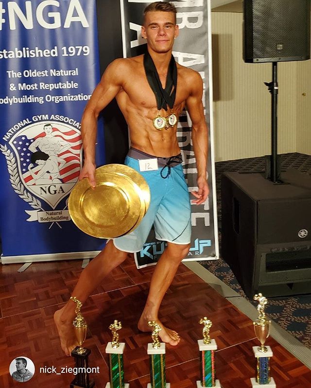 Natural repost from @nick_ziegmont 1st place and pro card🏆#shredz

#nga #nganatural #nganaturalphilly #naturalphilly #naturalbodybuilding #worldsgym #figure #physique #classicphysique #philadelphiabodybuilding #mranthracite #mrcoal #worldsgym