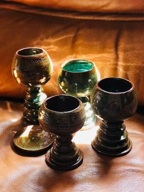 Pottery with VisiterIsrael