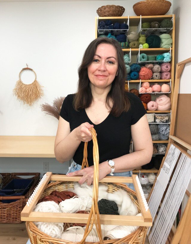 Weaving with Loom and Fibre