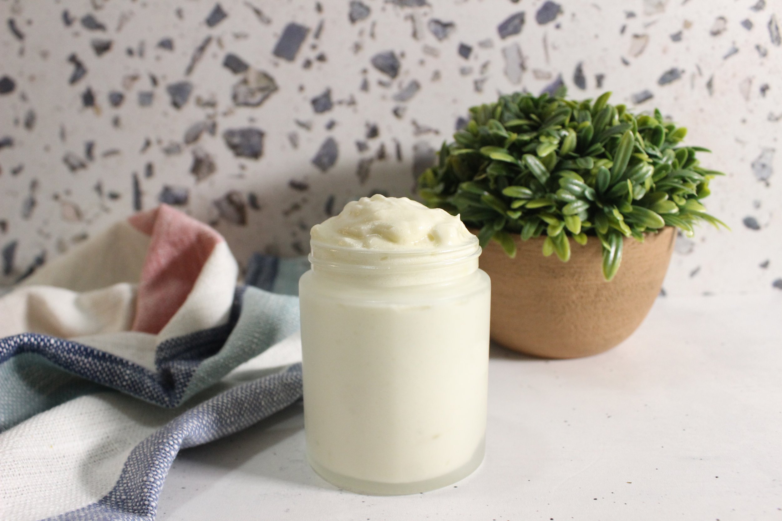 How to Make a Natural Leave-In Conditioner at Home (Shea Butter + Aloe Vera)