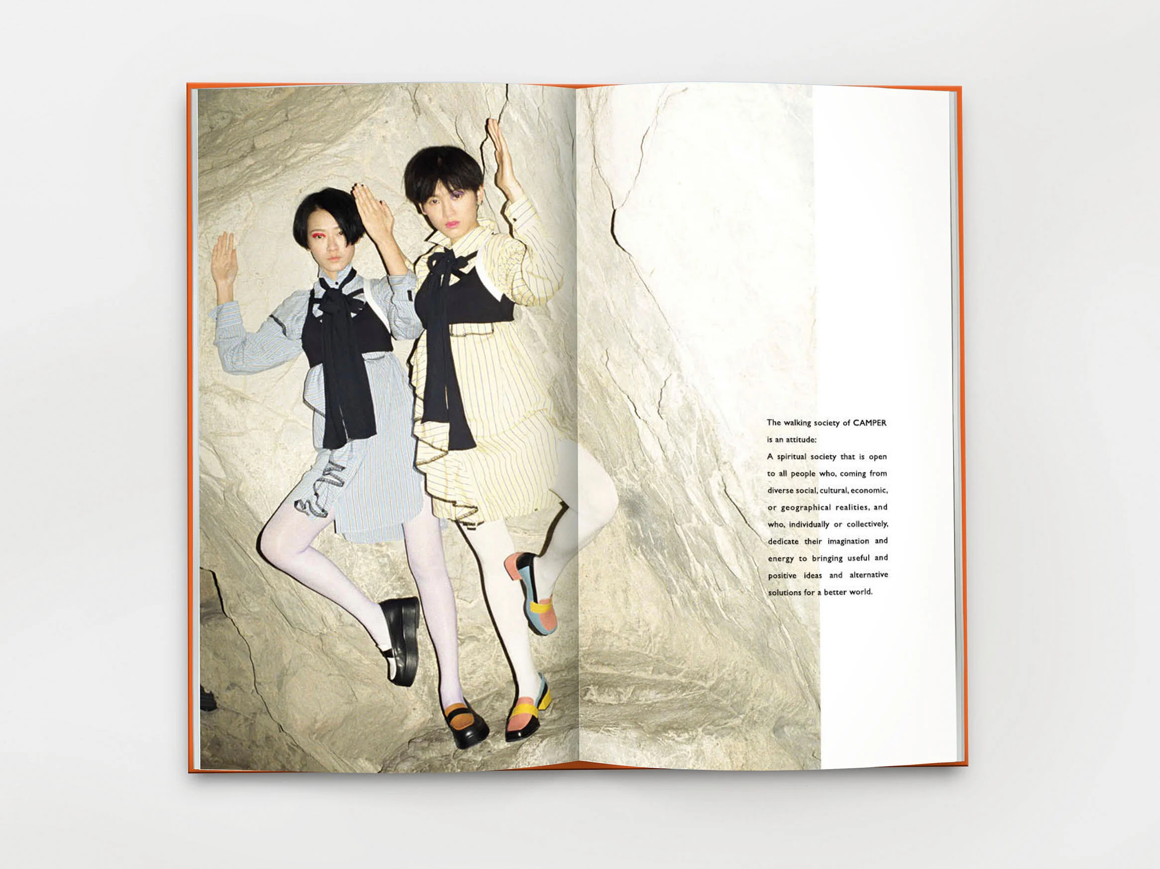Camper_booklet_phoro_07.jpg