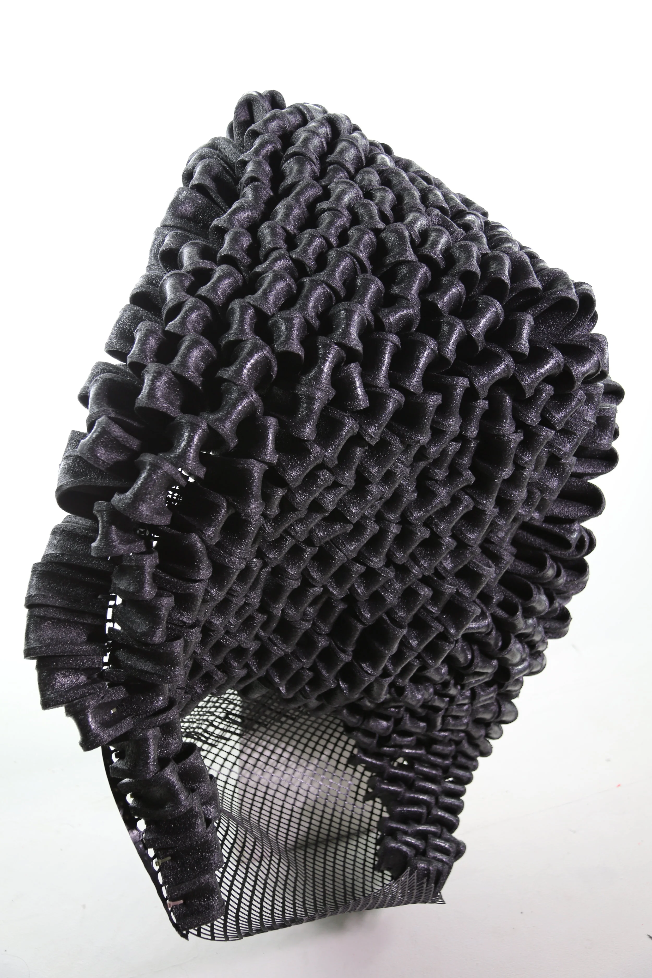 01_Park_Desire_54x36x23_pipe insulation,lawn grid, cable connection.JPG