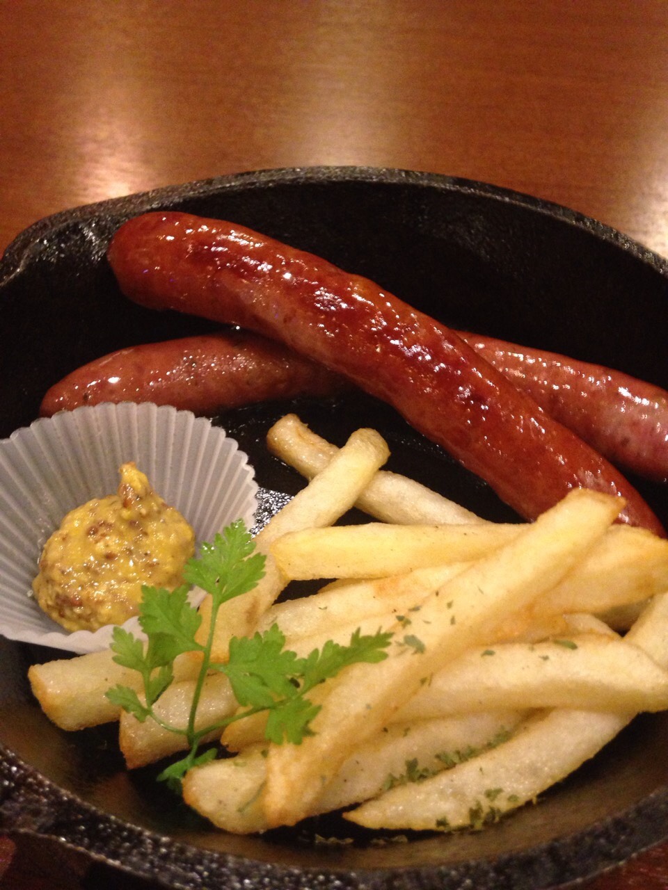 ビーフソーセージ 400円 東御市の牧場【牧舎みねむら】の信州産黒毛和牛100%使用。