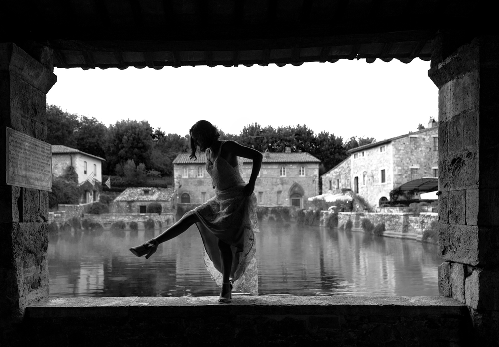 Full of Dance and Music Slow Wedding in Tuscany | Italy