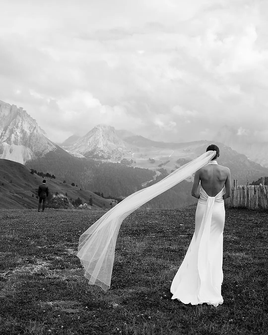 When the two Marathon runners decide to get married on the meadow under the most beautiful temple of time, the Dolomites majestic picks.

Planning @dolomitesweddingplanner
Muah @viki_hairandmakeup
Florist @marie.floralstudio
.
.
.
.
.
.
.
.
.
.
.
.
.