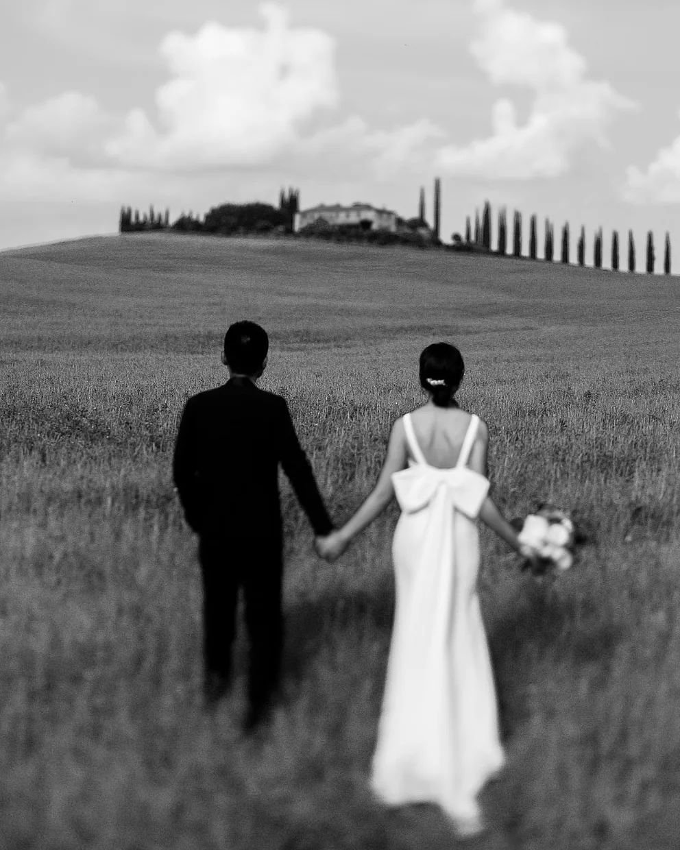 Dreamlike from Tuscany🌾

.
.
.
.
.
.
.
.
.
.
.
.
.
.
.
.
.
.
.
.
.
.
.
#tuscany
#tuscanyelopement
#tuscanyweddingphotographer
#sienaweddingphotographer #pugliaweddingphotographer #lakegardaphotographer #florencephotographer
#florenceweddingphotograp