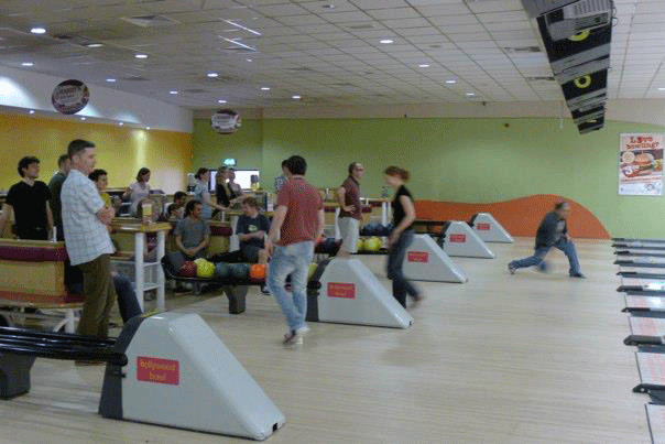 groupbowling.gif