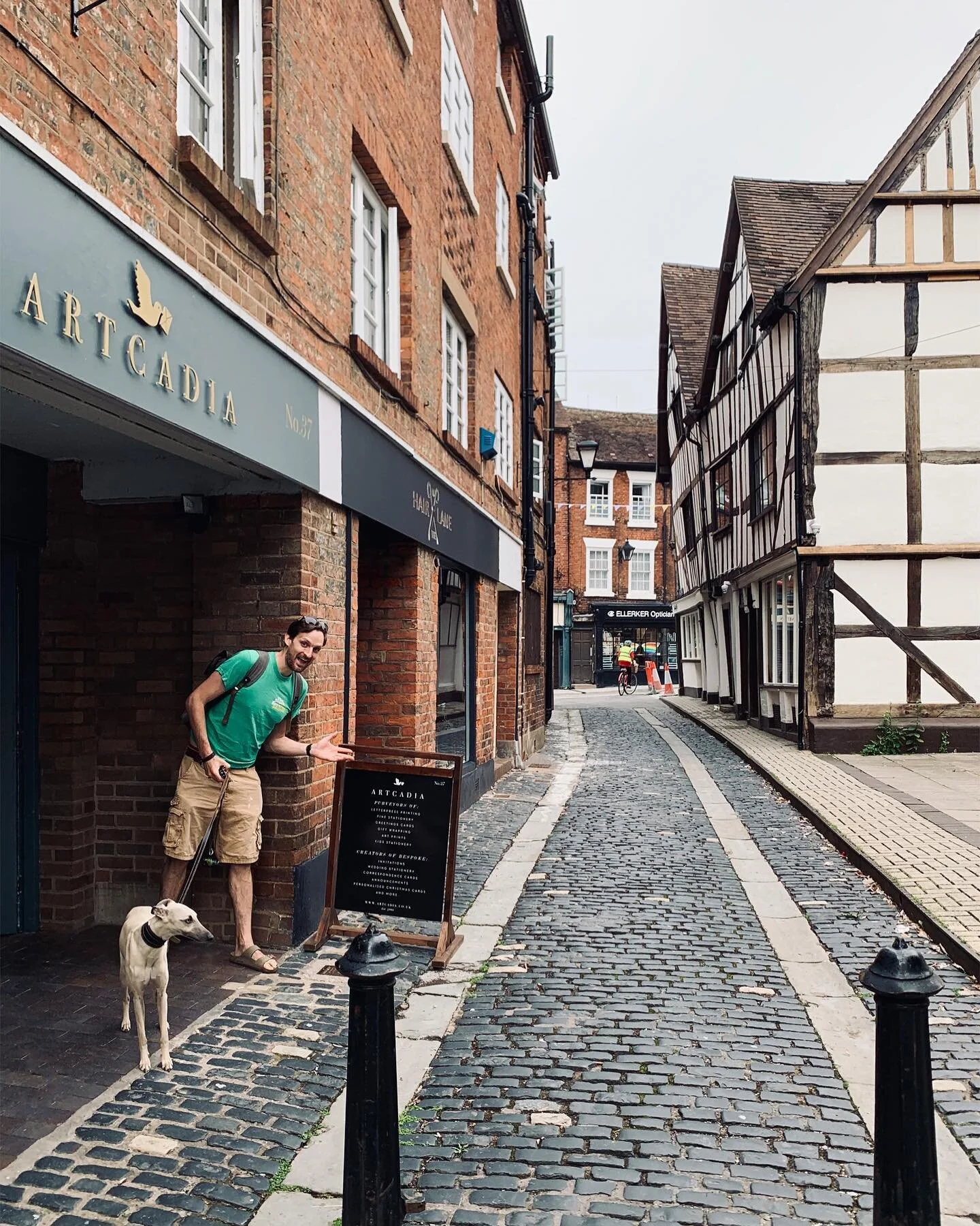 🎉 Not sure if it was the mardy public shaming that moved things along or sheer coincidence - but either way, we&rsquo;re super happy to now have proper access to Hills Lane! 🙂🙂
.
.
.
#shopshrewsbury #shrewsbury #shropshire #artcadia #stationerysho