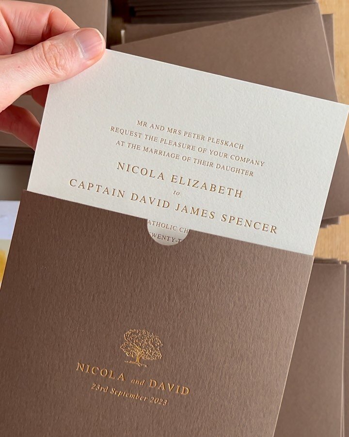 Too busy to update social media regularly, but couldn&rsquo;t not share these beauties. Loving the colour combination. Hot foil on contrasting card stocks - love this cocoa brown colour ❤️ #weddinginspiration #weddinginvitations #letterpress #letterp