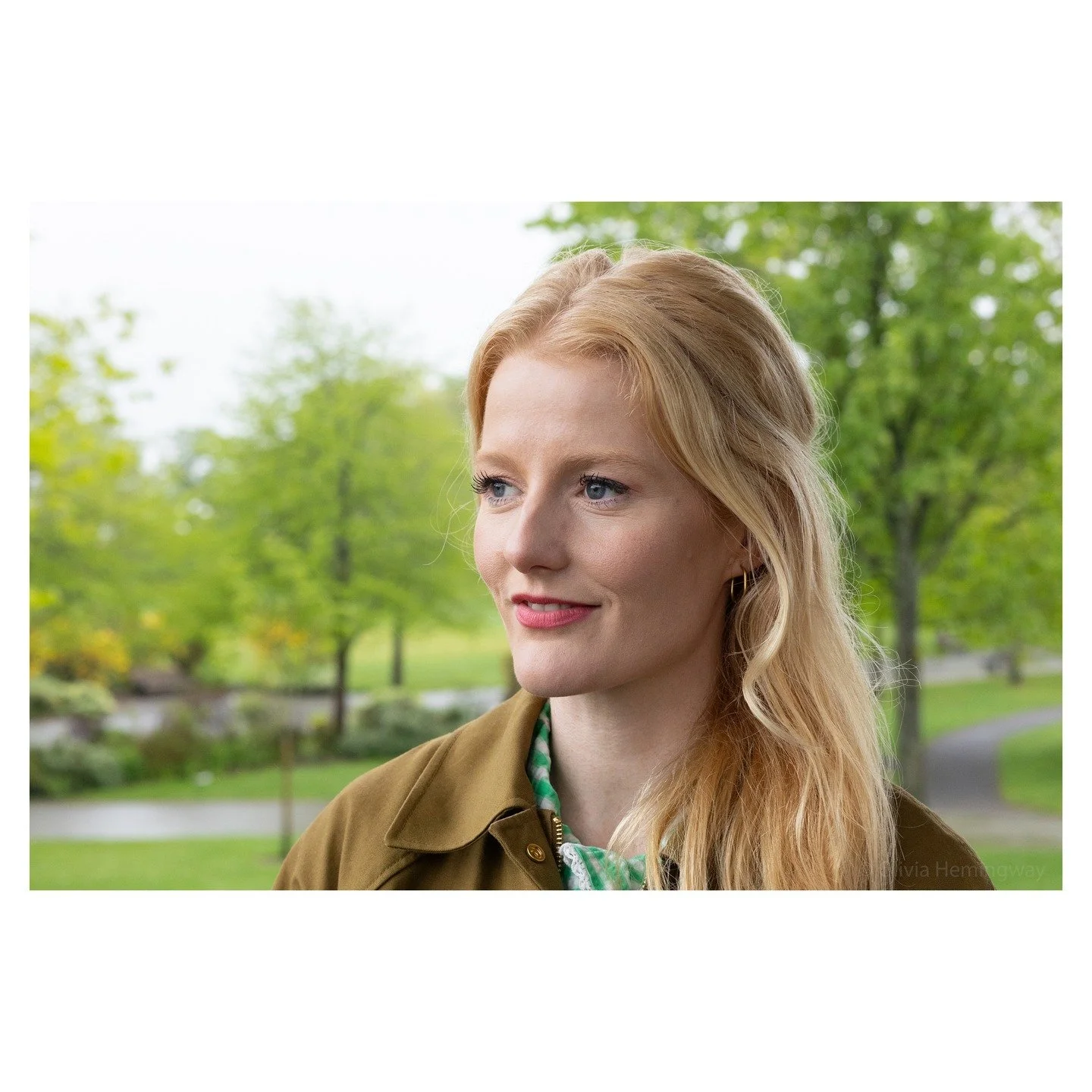 Portraits of @hannahtheplumbermcr this weekend in Greenhead Park #Huddersfield - bringing her usual message of hope #VoteGreen

#HannahSpencer
#Hope
#GreenheadPark
#YourVoteCounts
#HannahSpencerMP
#TheGreenParty
#Portraiture
#Vote

&copy; Olivia Hemi
