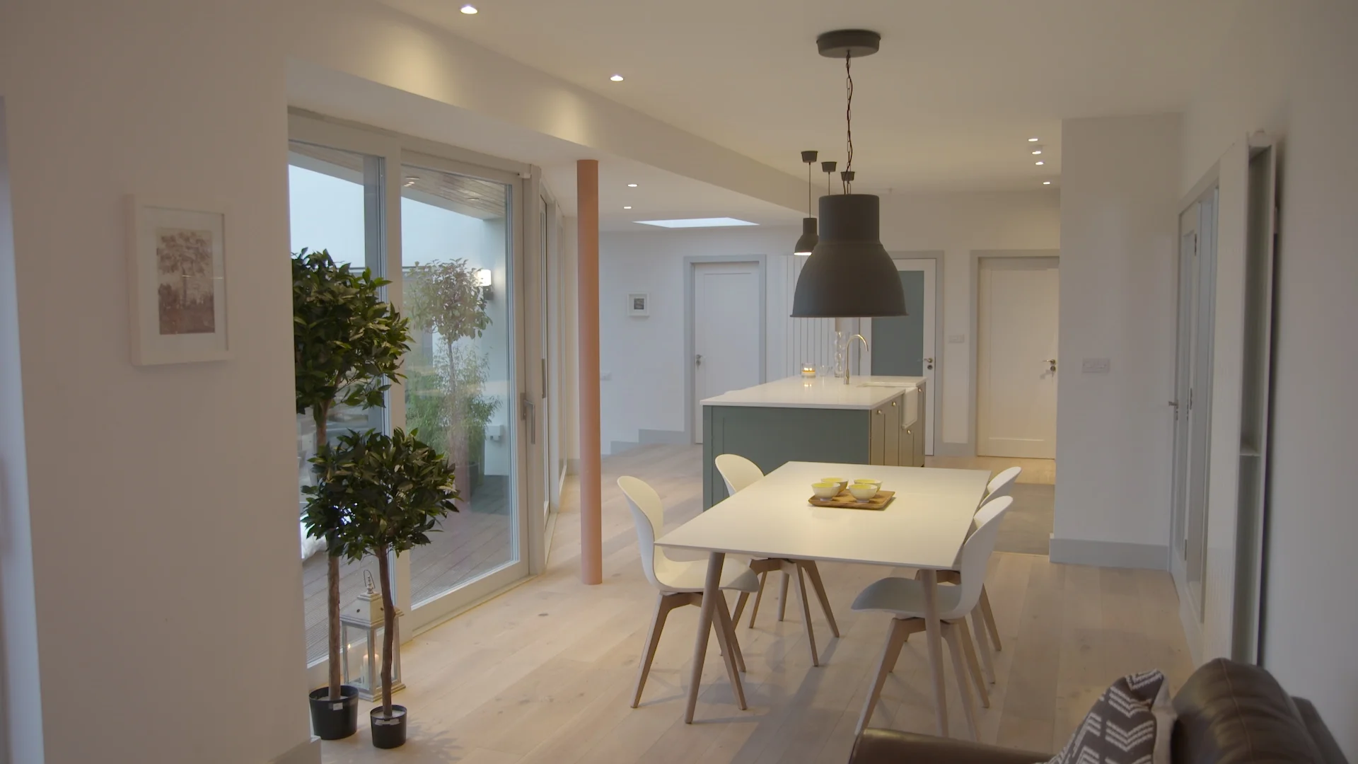 TX4 RTI10 Sutton AFTER Kitchen Dining.jpg