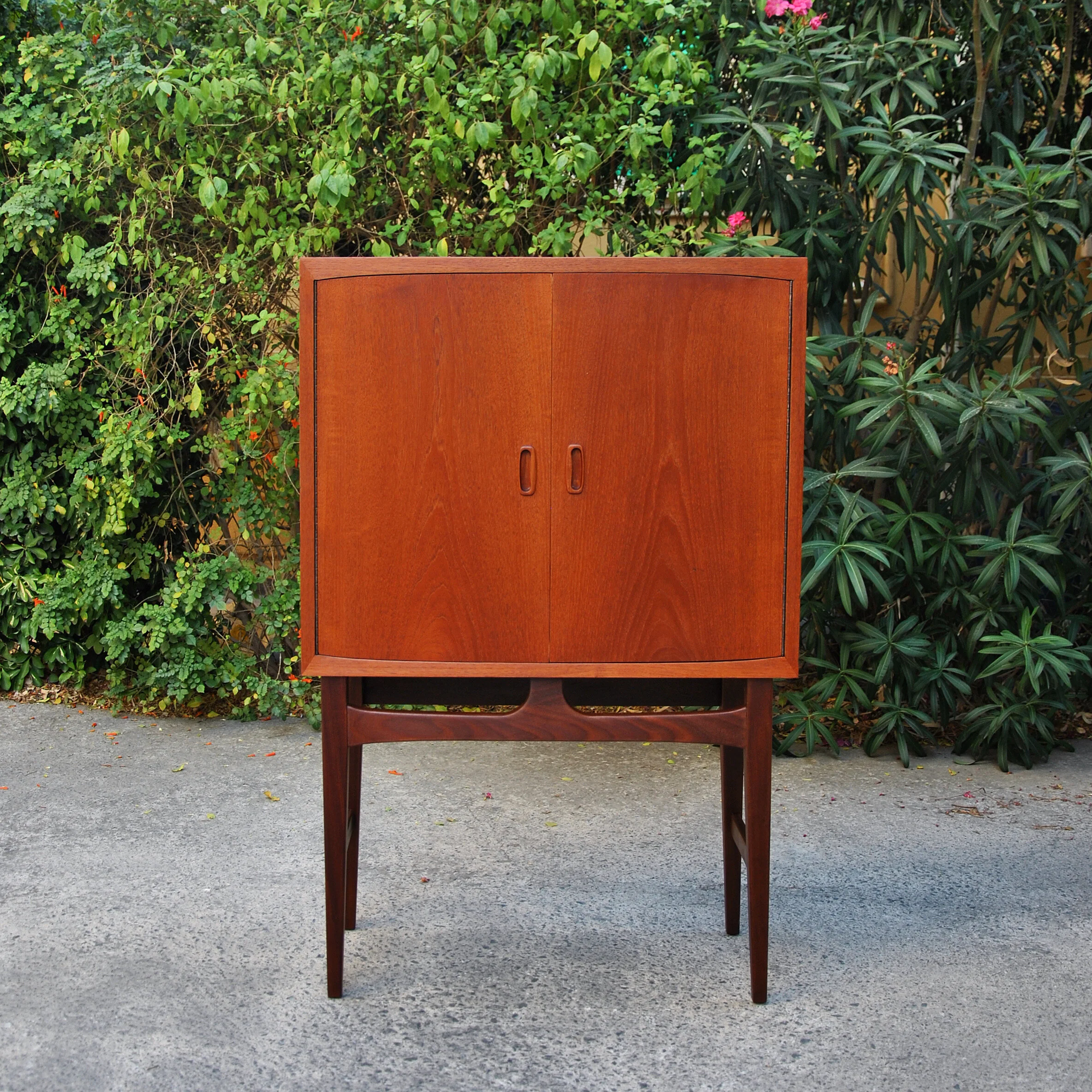 447 DANISH DRINKS CABINET.JPG