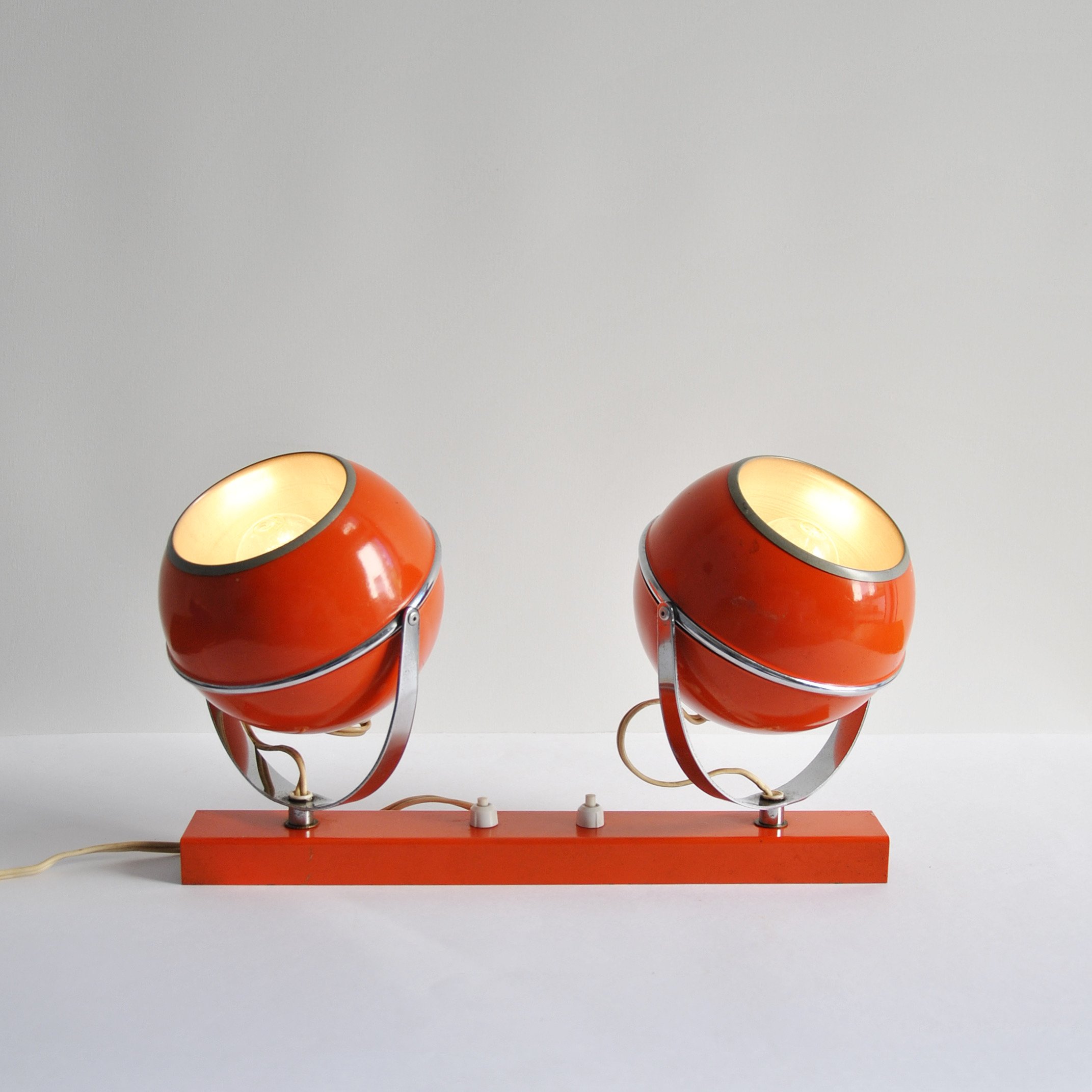 471 EYEBALL WALL LAMP.JPG