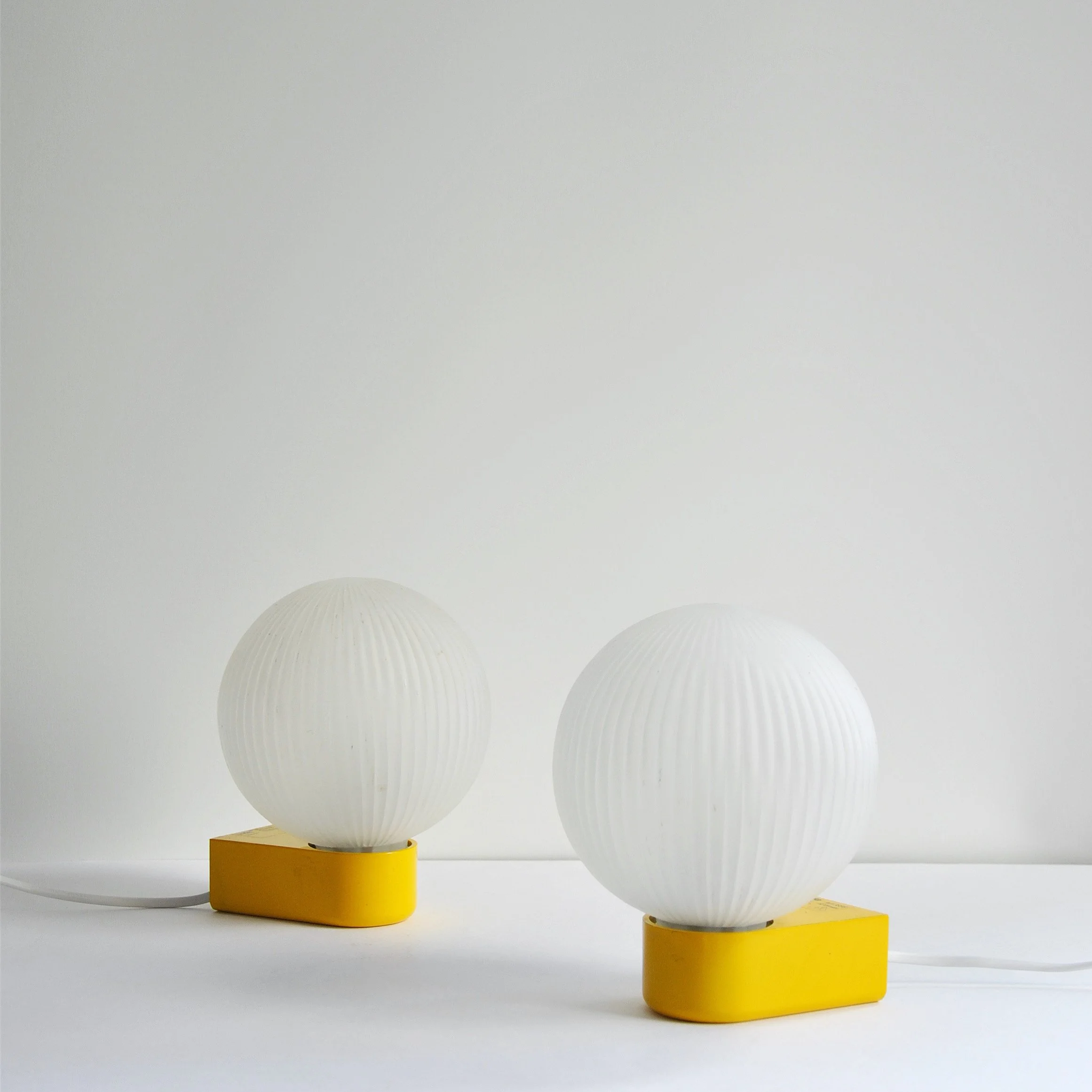 481 SET OF FRENCH INDA WALL LAMPS5.JPG