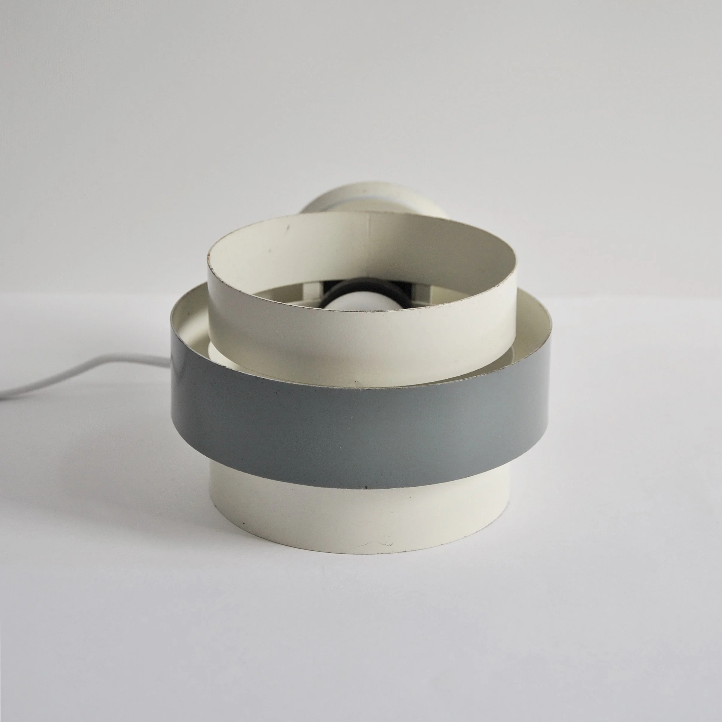 487 LOUIS KALFF X25 WALL LAMP.JPG