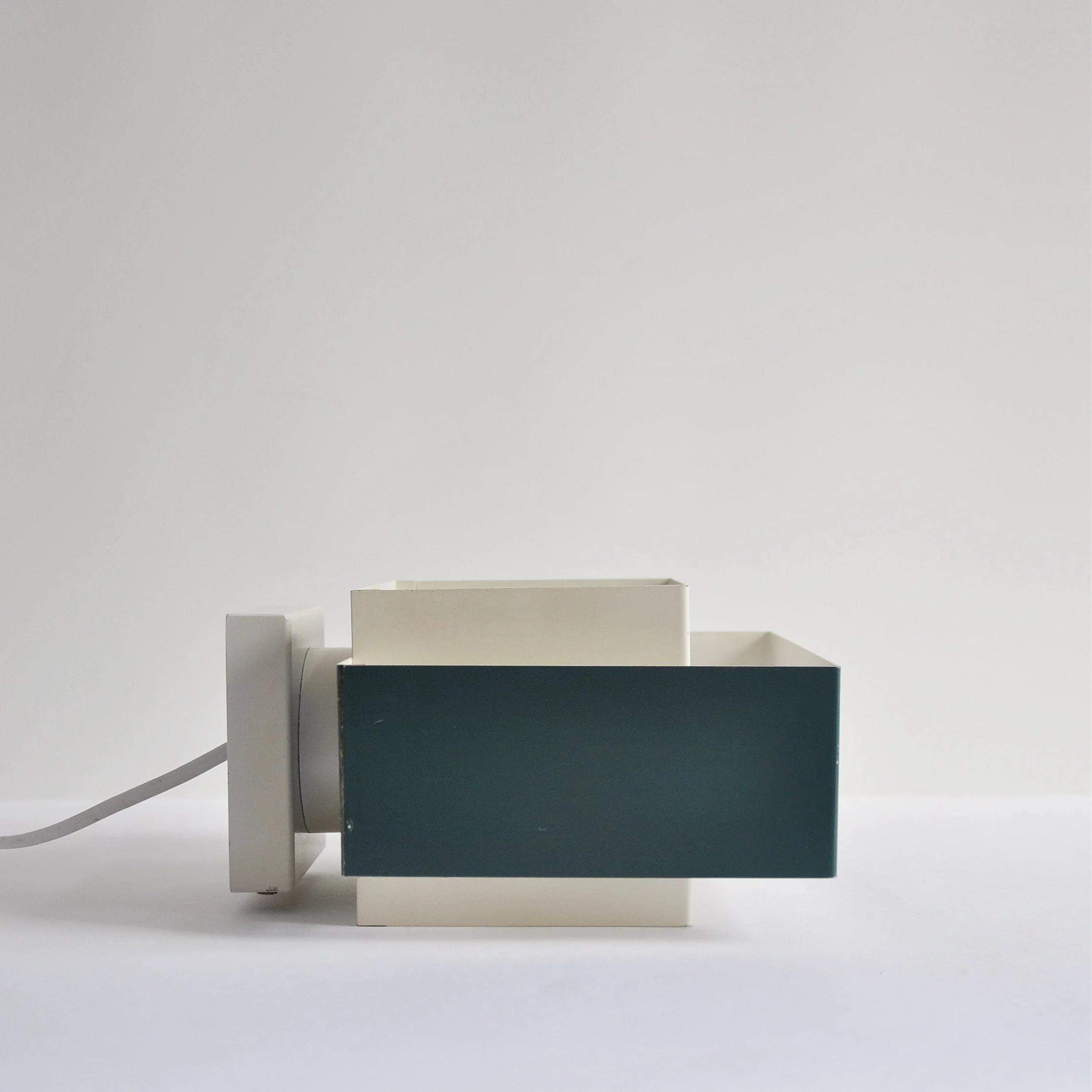 488 LOUIS KALFF WALL LAMP3.JPG