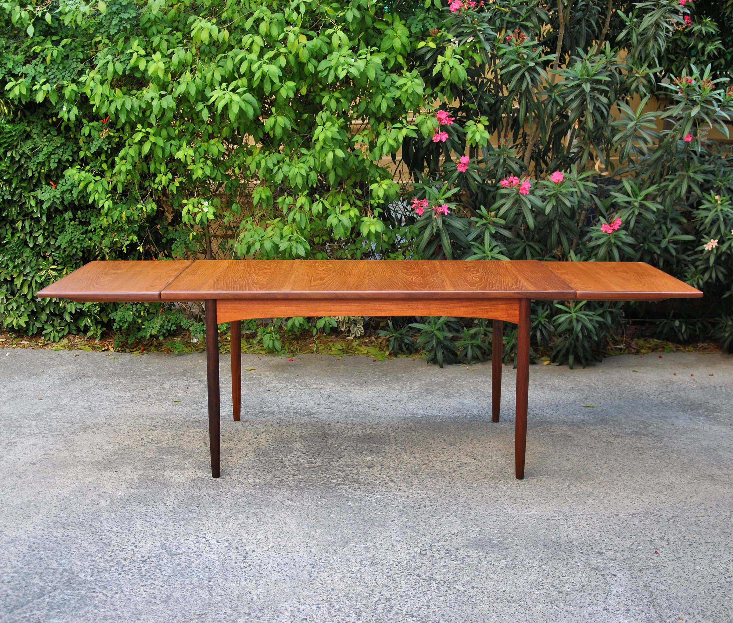 418 G PLAN DINING TABLE EXTENDABLE1.JPG