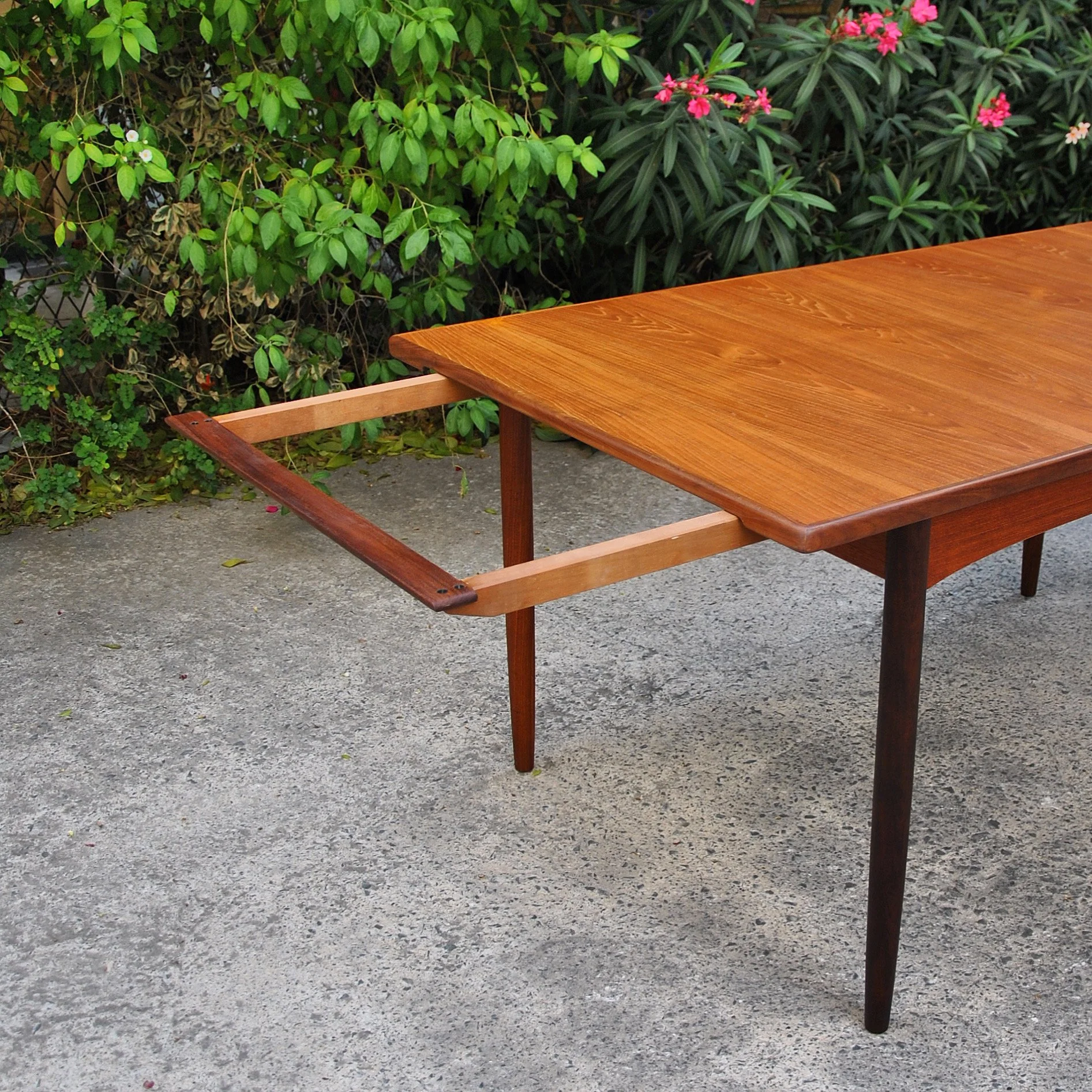 418 G PLAN DINING TABLE EXTENDABLE3.JPG