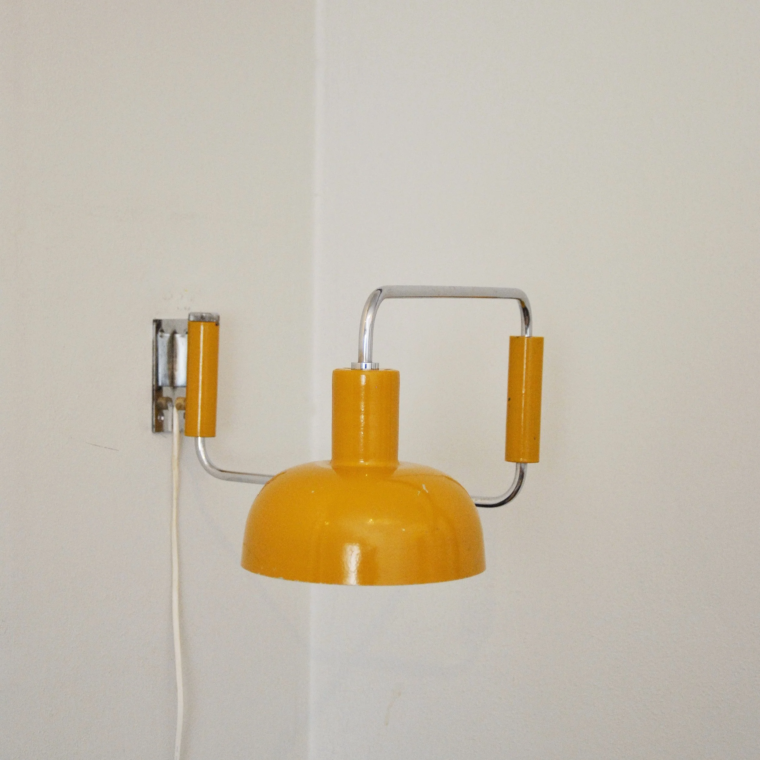 550 ANGULAR WALL LAMP4.JPG