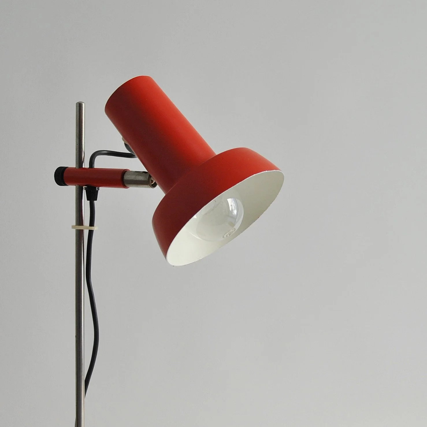 476 SIS DESK LAMP.JPG