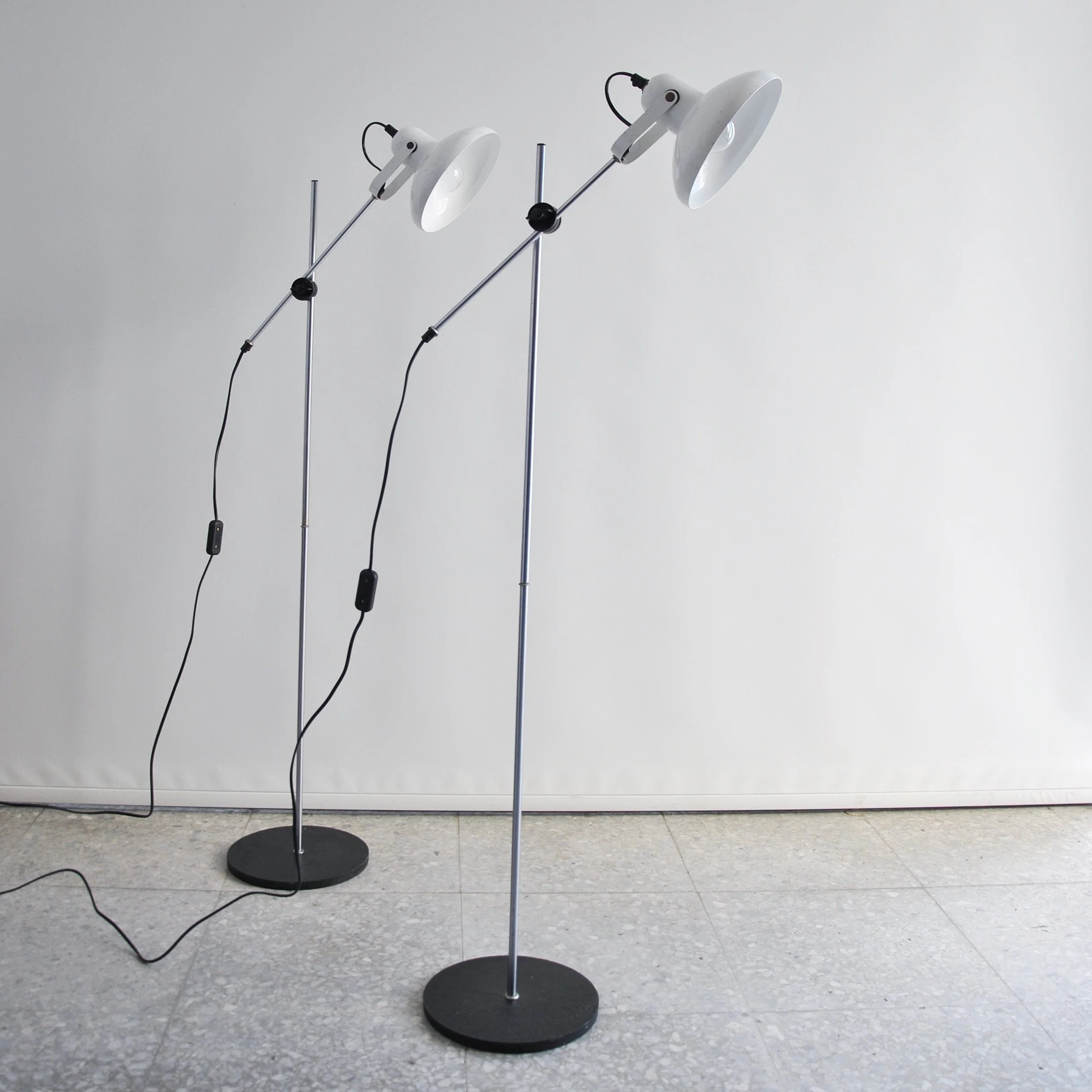 546 ANVIA FLOOR LAMPS4.JPG