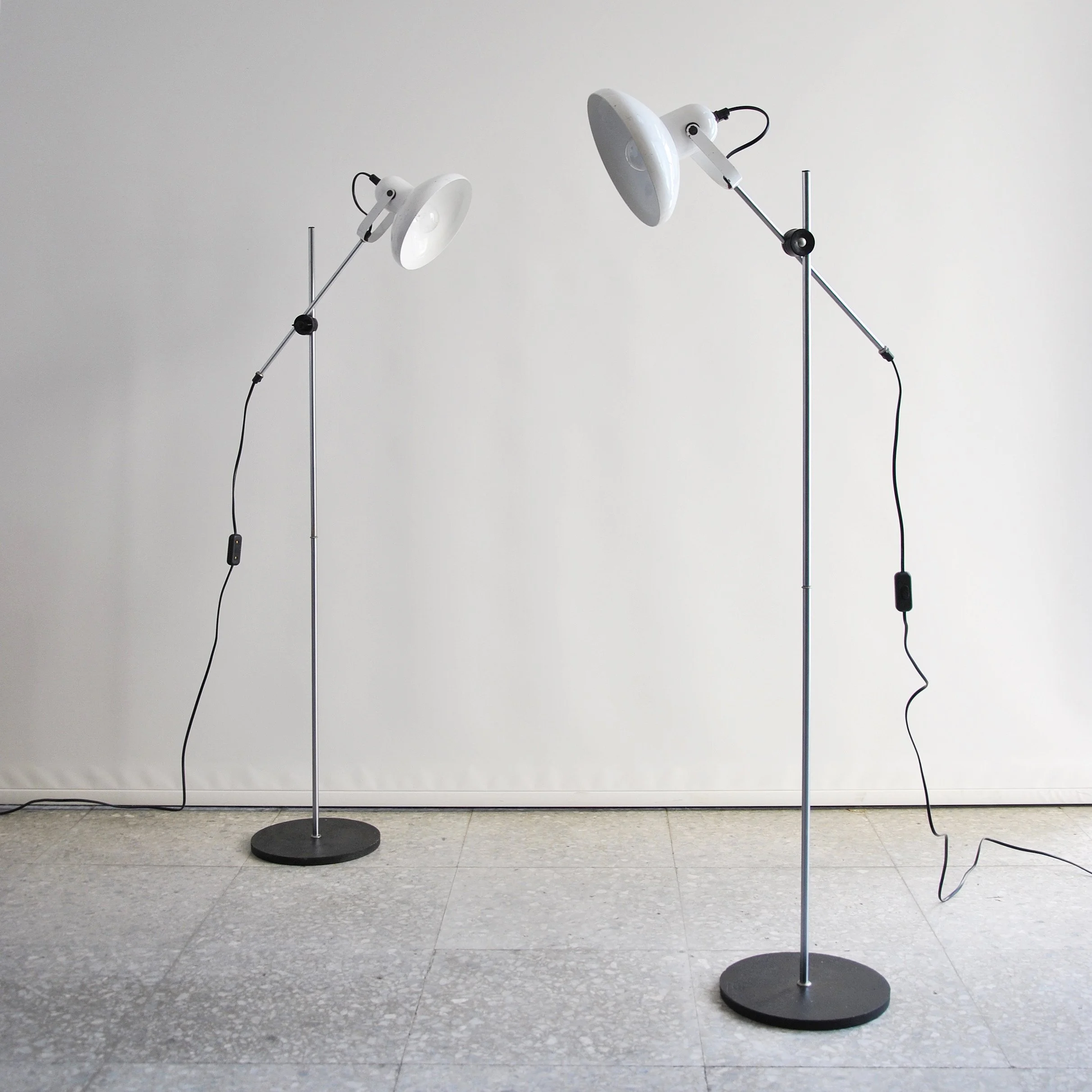 546 ANVIA FLOOR LAMPS5.JPG