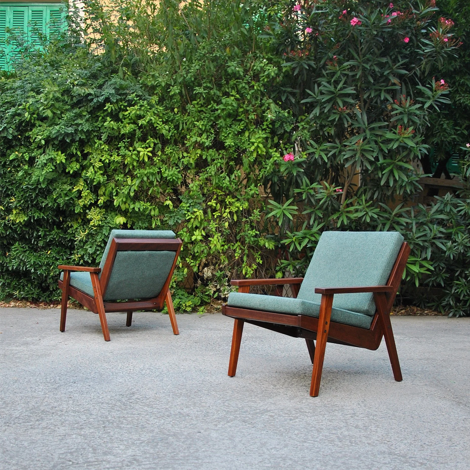 465 MAHOGANY ARMCHAIRS3.JPG