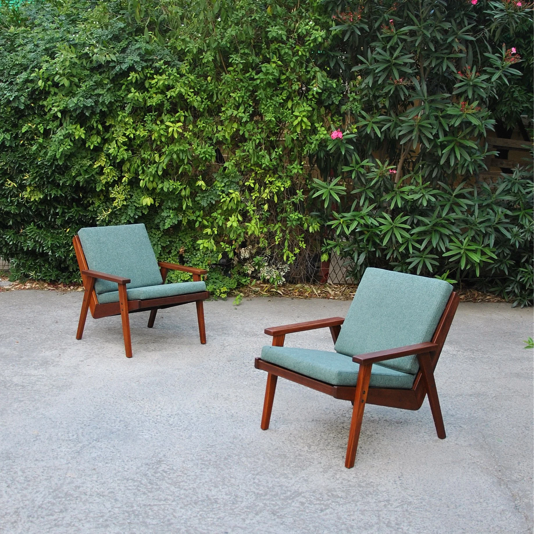 465 MAHOGANY ARMCHAIRS4.JPG