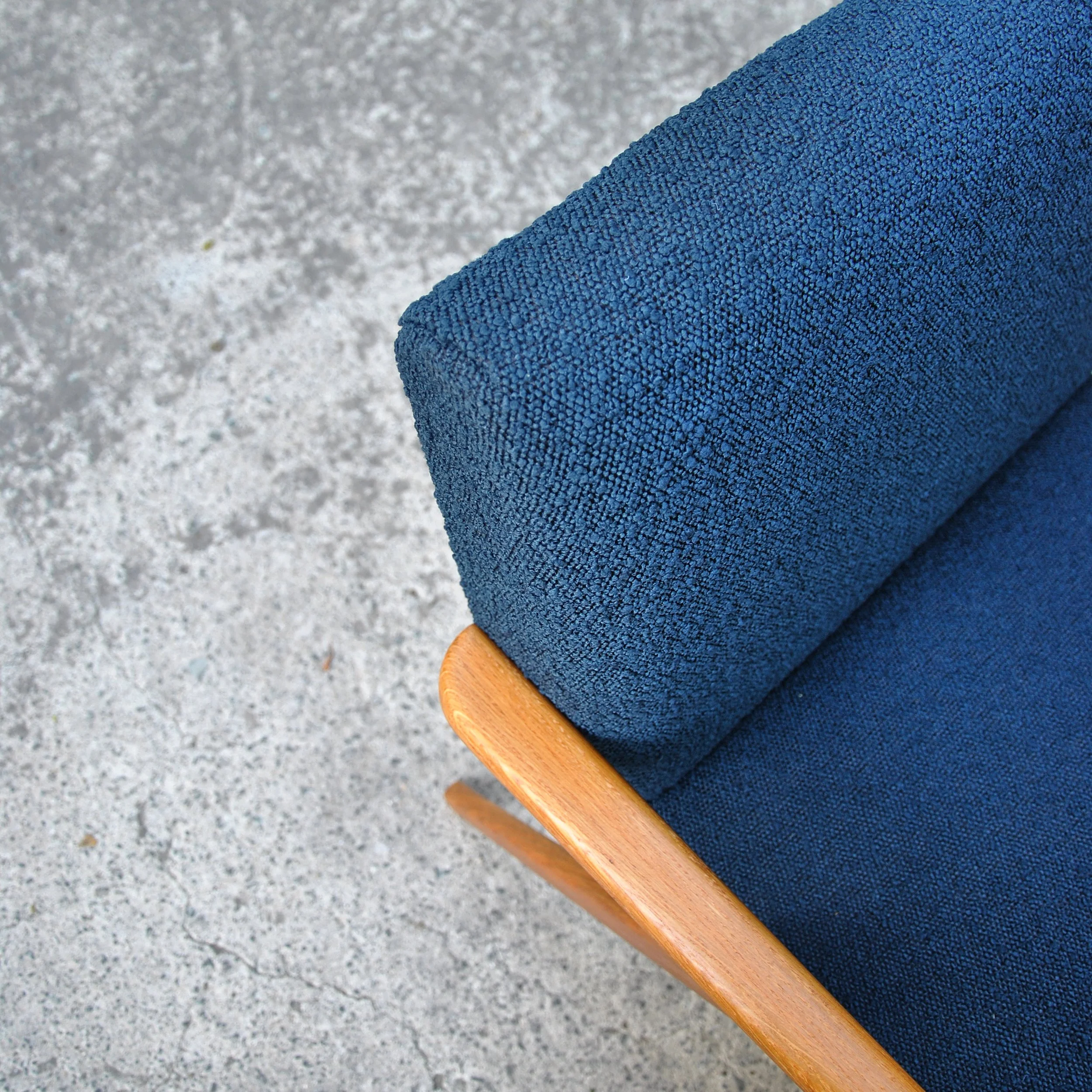 308 BEECH SCISSOR CHAIR2.JPG