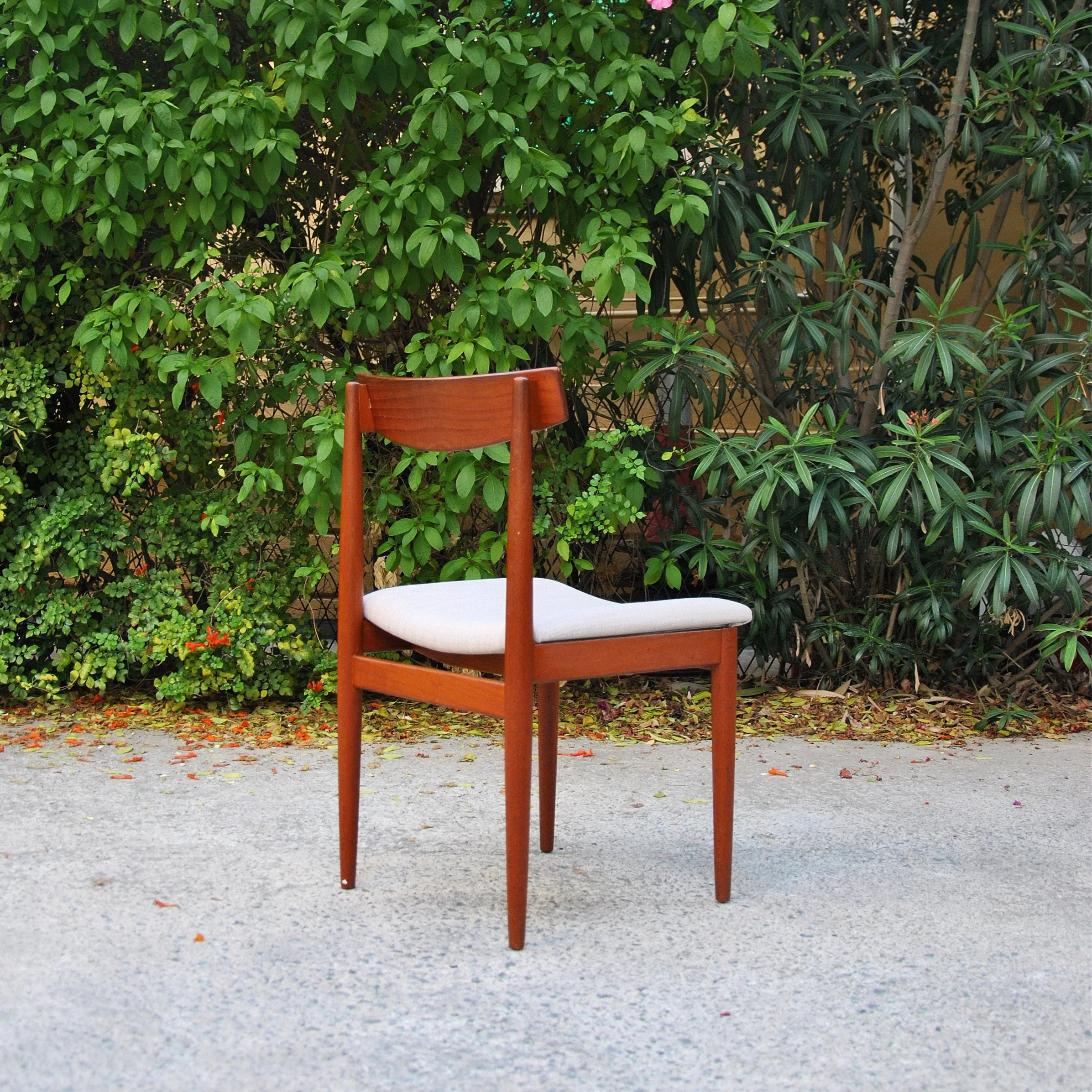 580 SOLID TEAK DINING CHAIRS.JPG