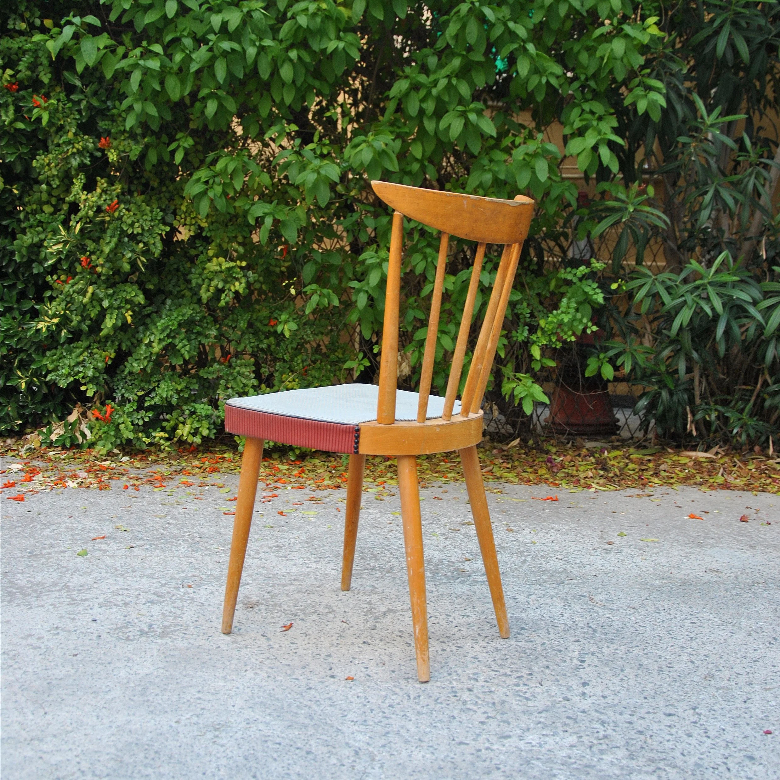 459 PENCIL LEG CHAIRS .JPG