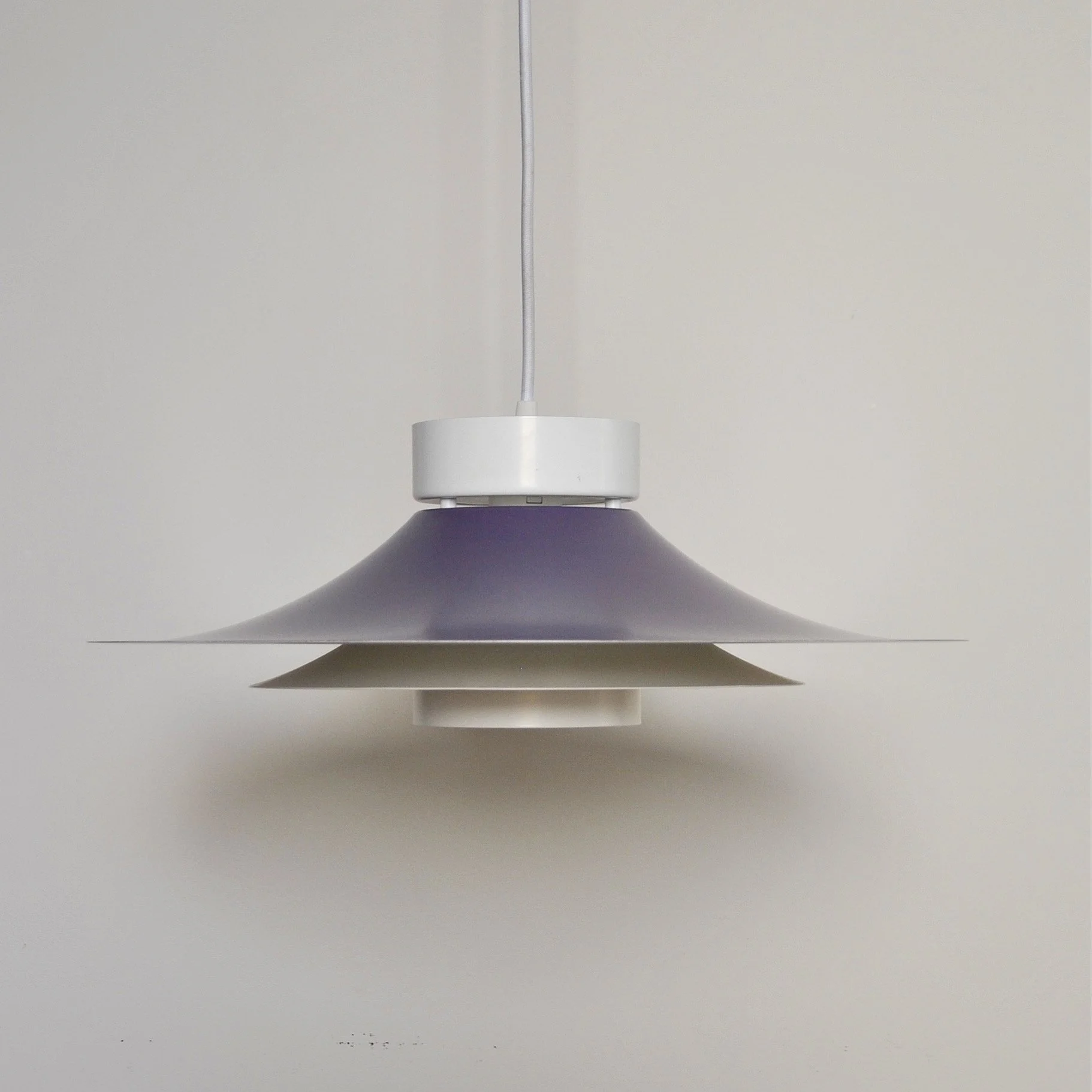 634 ES HORN BLUEWHITE PENDANT.JPG