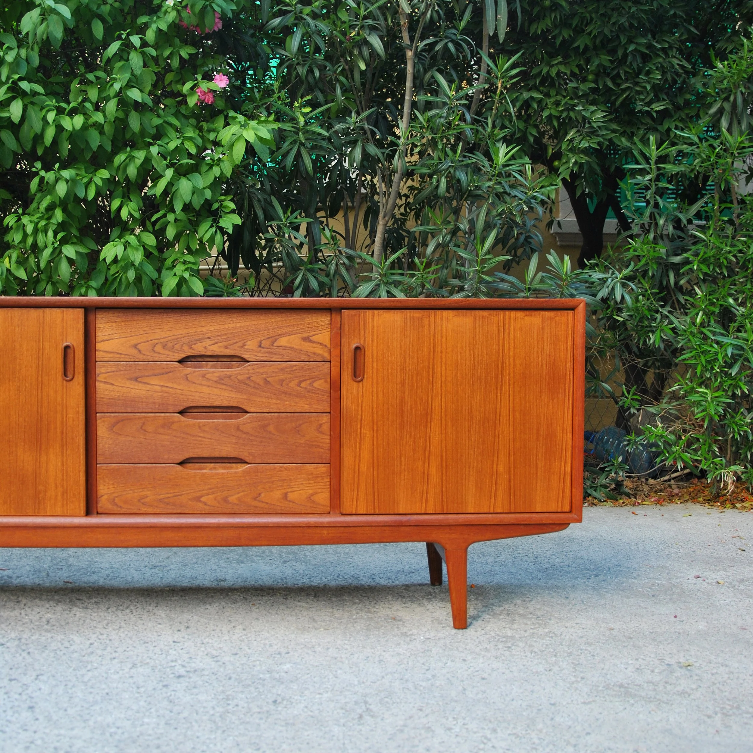 622 1960s MCM TEAK SIDEBOARD2.JPG