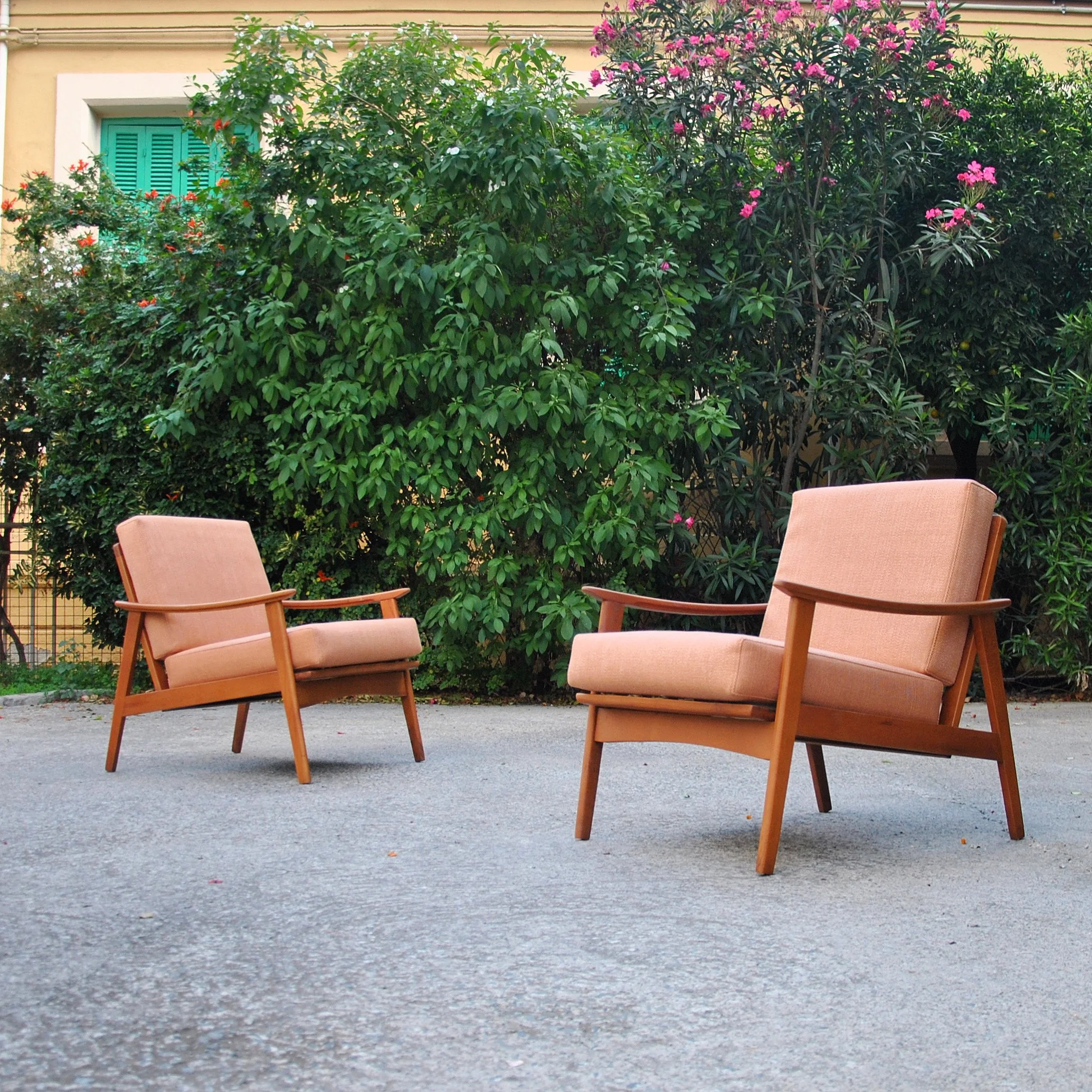 562 DANISH STYLE TEAK EASY CHAIRS.JPG
