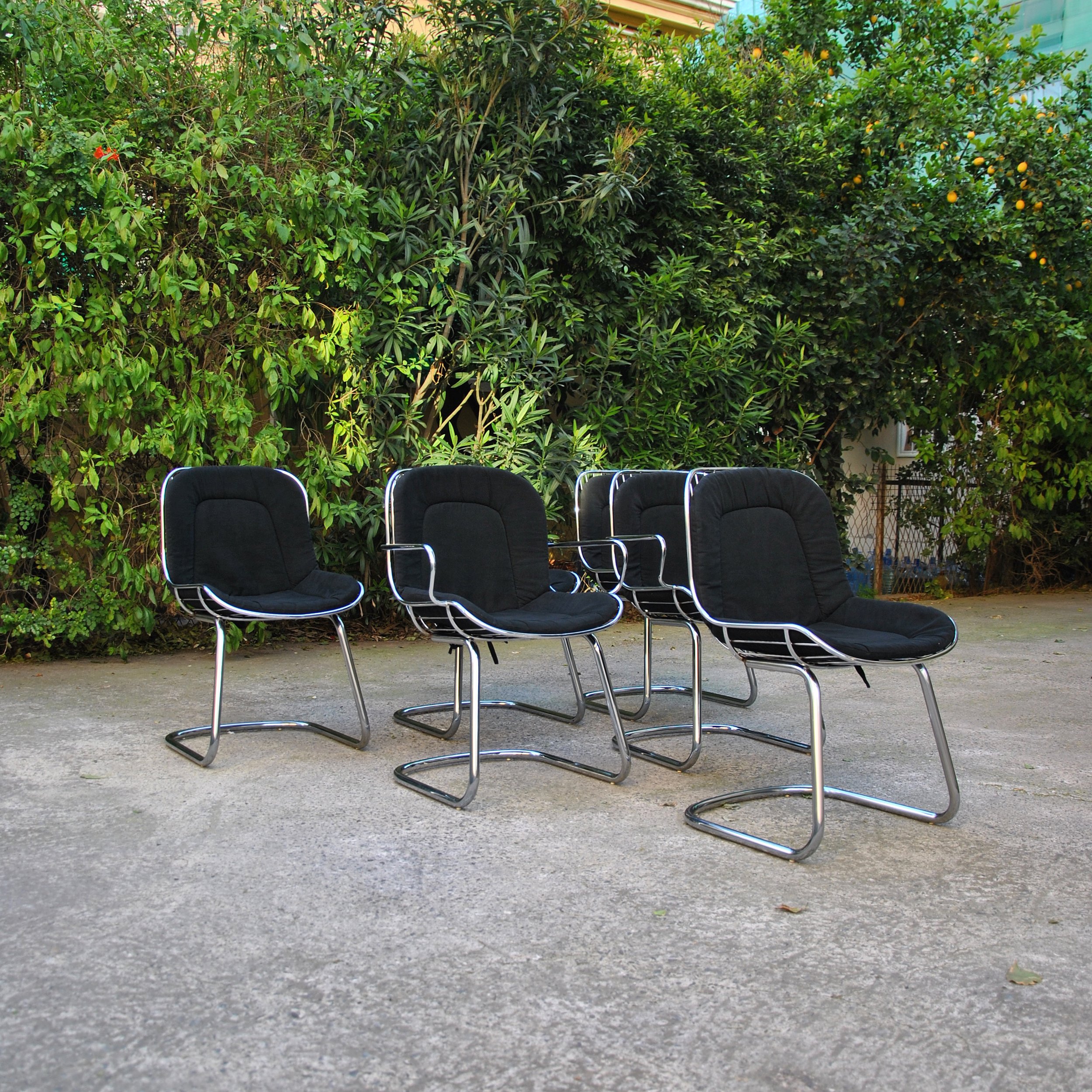 662 1970S ITALIAN CHROME CANTILEVER CHAIRS RINALDI5.JPG