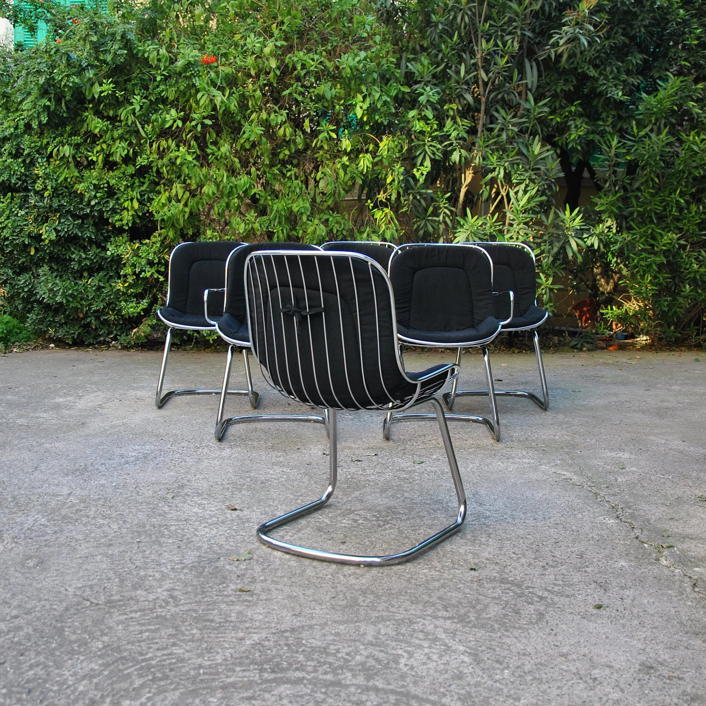662 1970S ITALIAN CHROME CANTILEVER CHAIRS RINALDI8.JPG